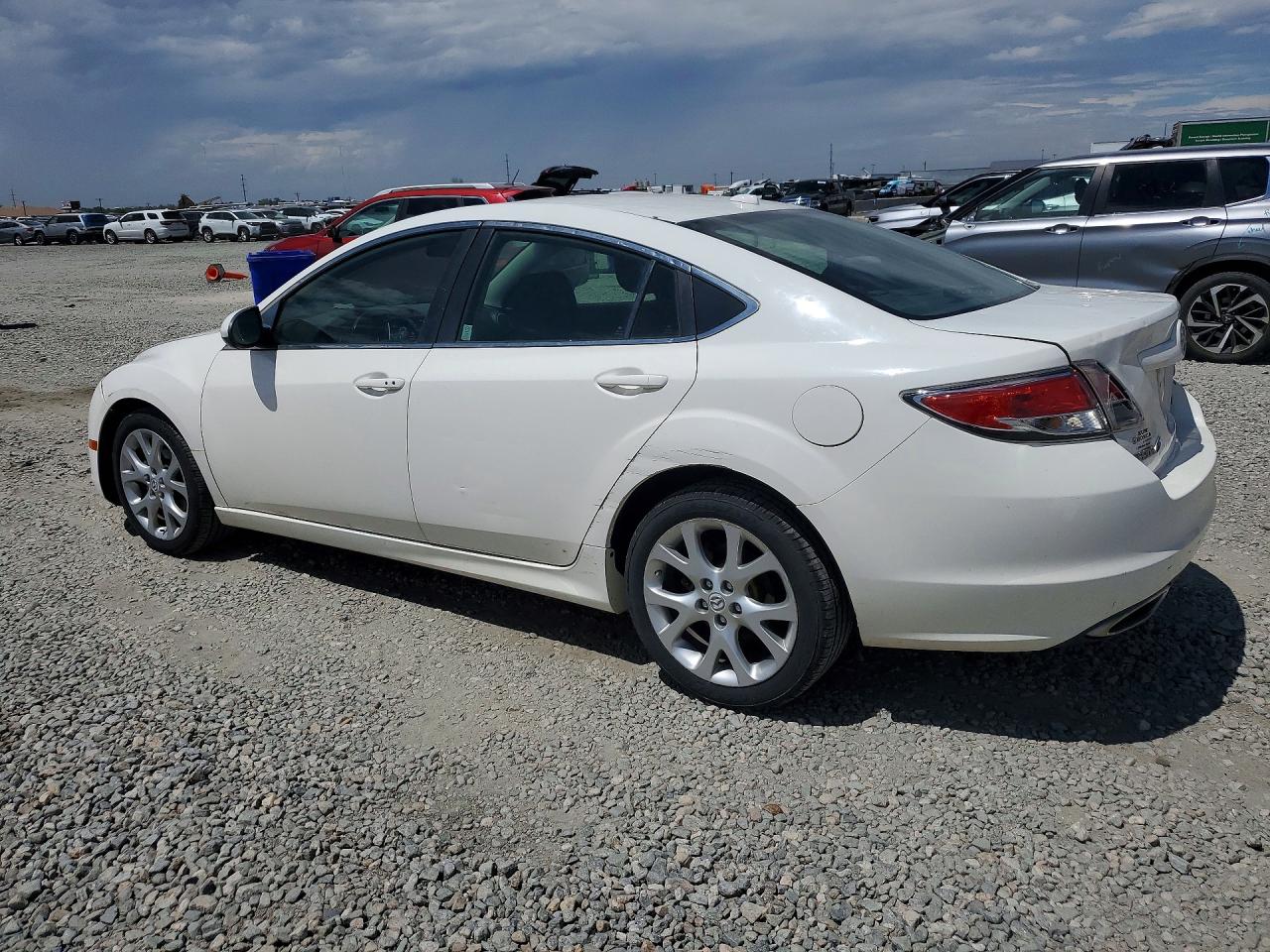 2009 Mazda 6 S Белый vin: 1YVHP82B495M31060