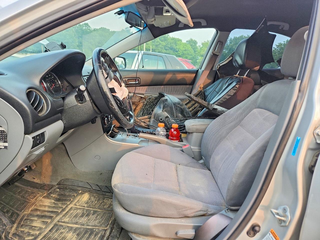 2005 Toyota Rav4 Silver vin: 1YVHP84C055M70440