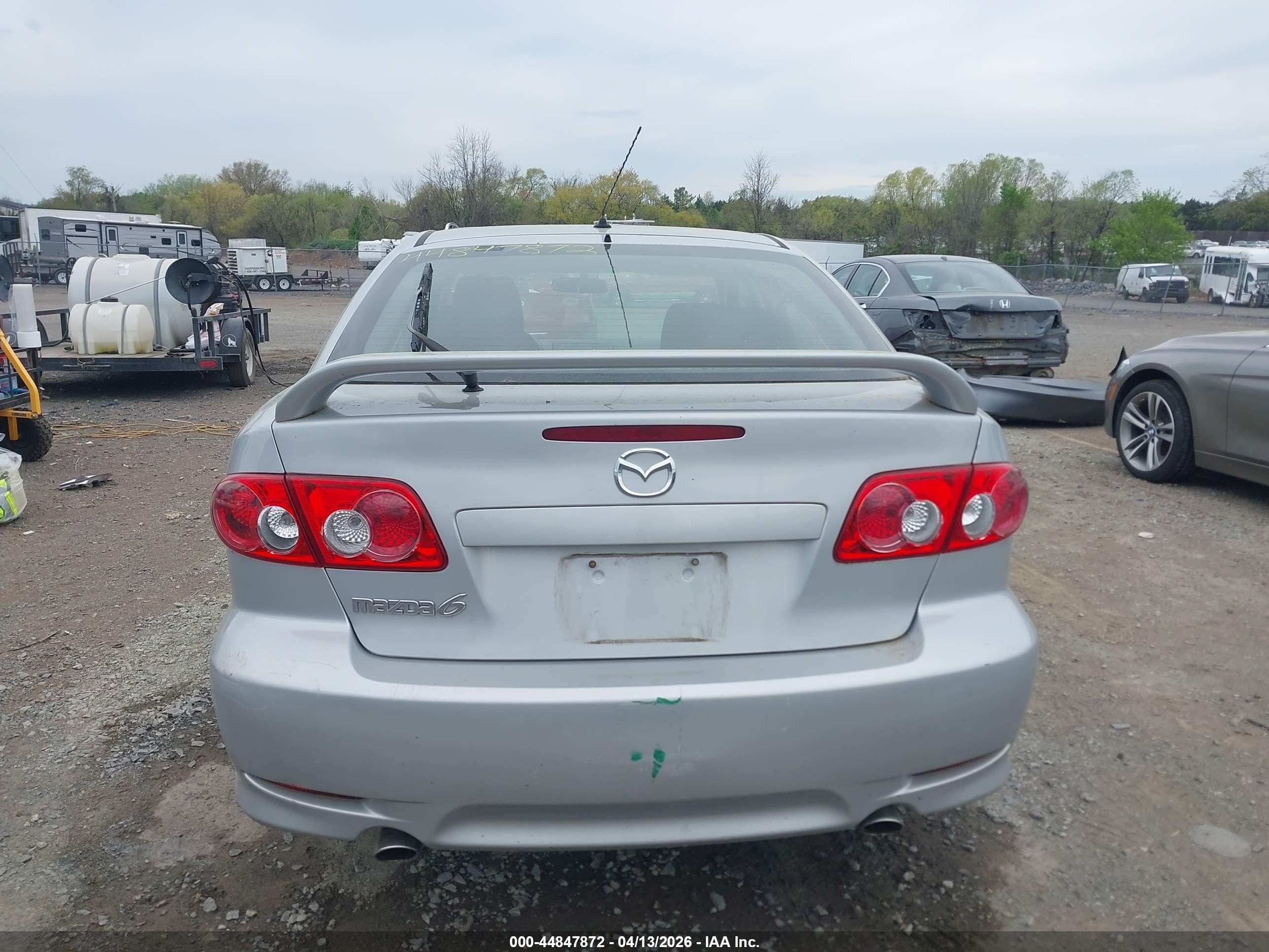 2004 Mazda Mazda6 I Серебряный vin: 1YVHP84C945N78408