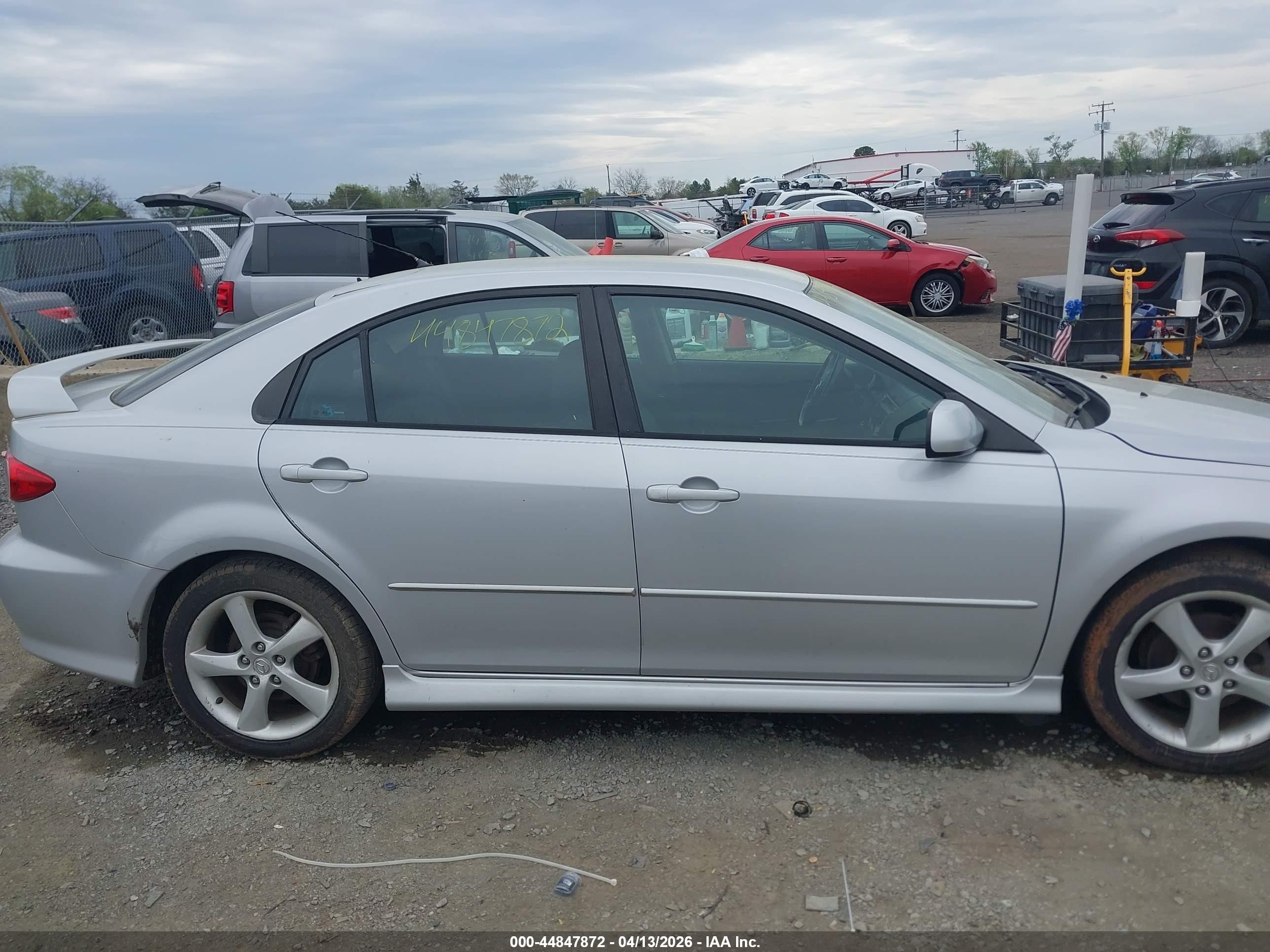 2004 Mazda Mazda6 I Серебряный vin: 1YVHP84C945N78408