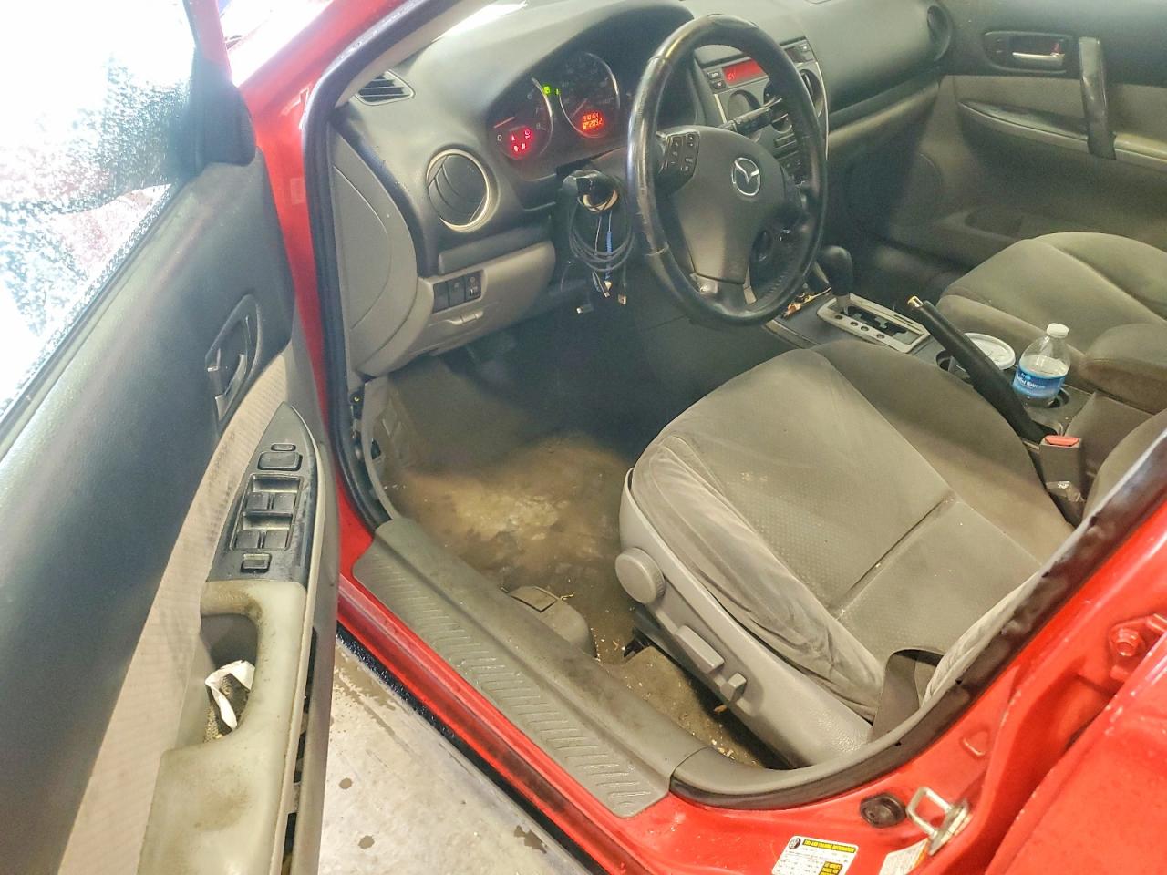 2008 Mazda 6 I Red vin: 1YVHP84CX85M37241
