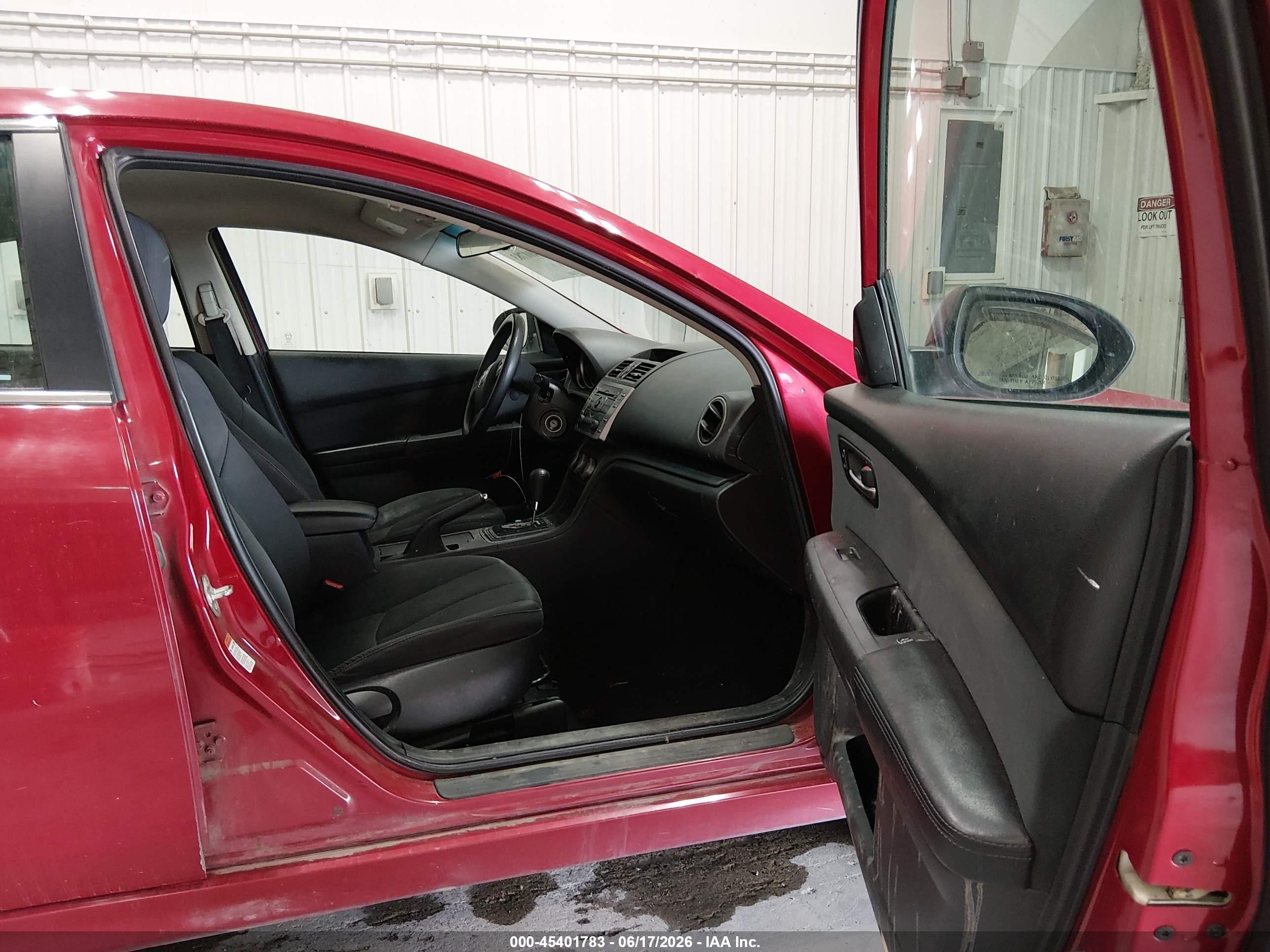 2011 Mazda Mazda6 I Sport Красный vin: 1YVHZ8BH0B5M02921