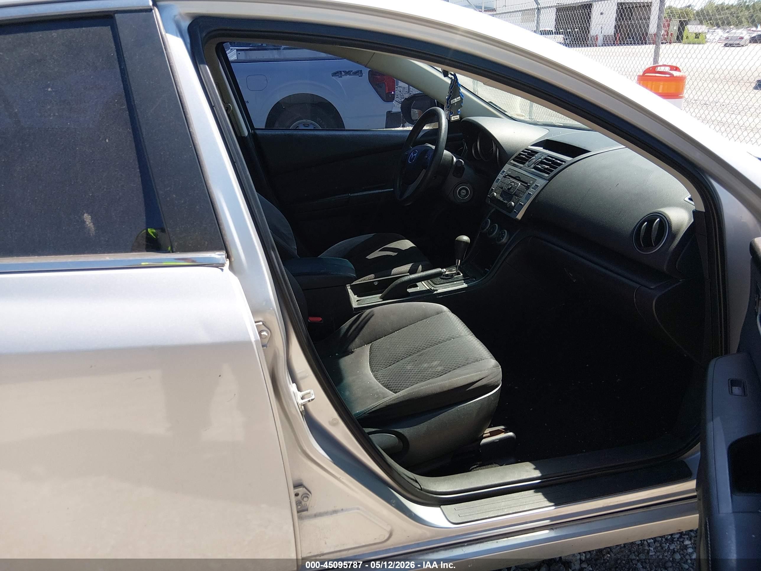2012 Mazda Mazda6 I Sport Silver vin: 1YVHZ8BH0C5M41008