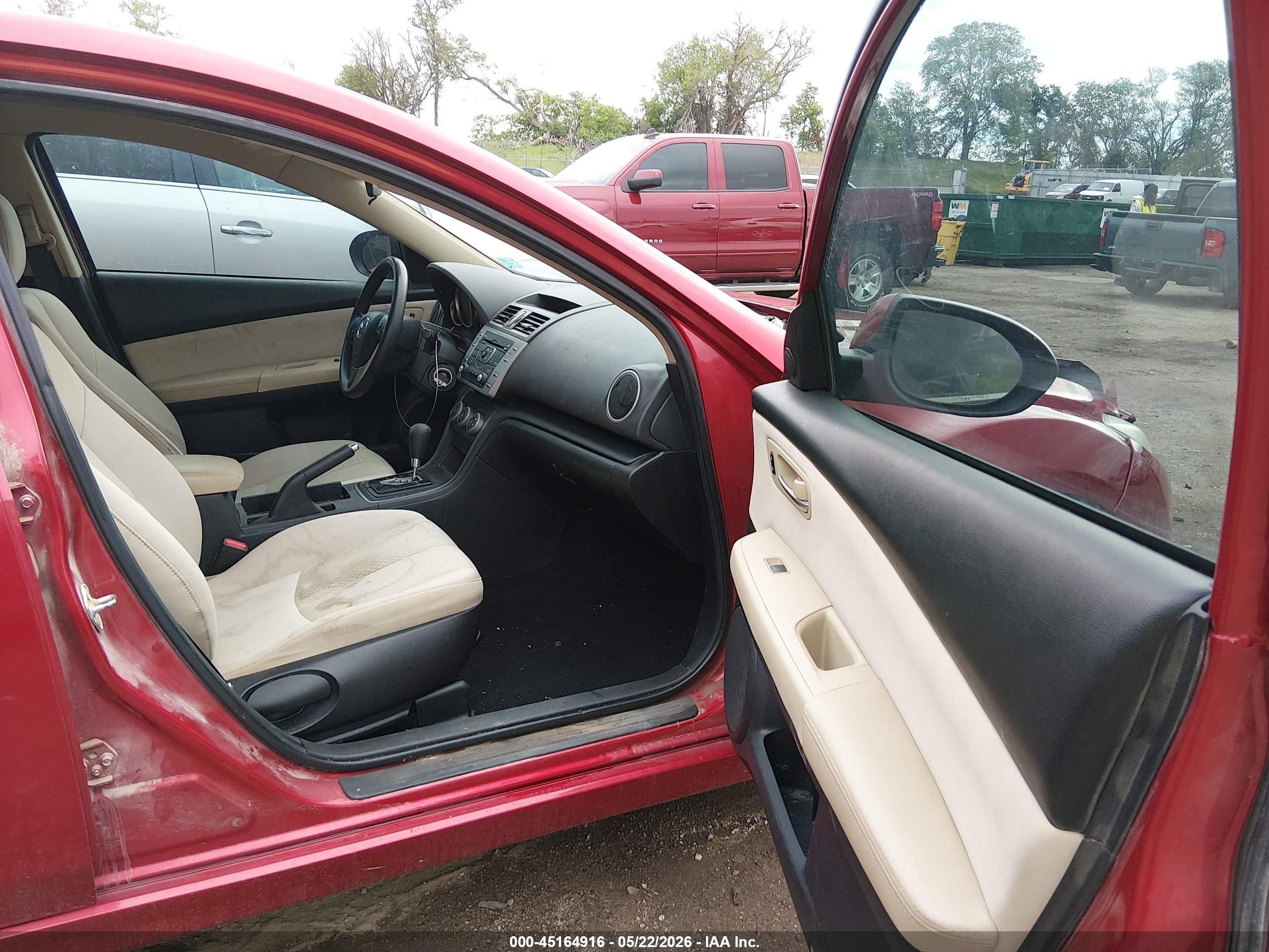 2013 Mazda Mazda6 I Sport Red vin: 1YVHZ8BH0D5M04753