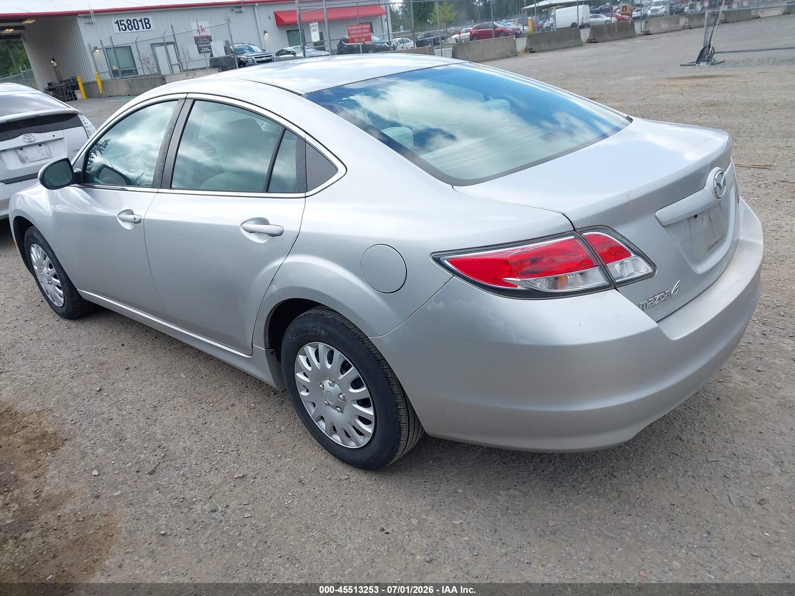 2010 Mazda Mazda6 I Sport Silver vin: 1YVHZ8BH1A5M23498