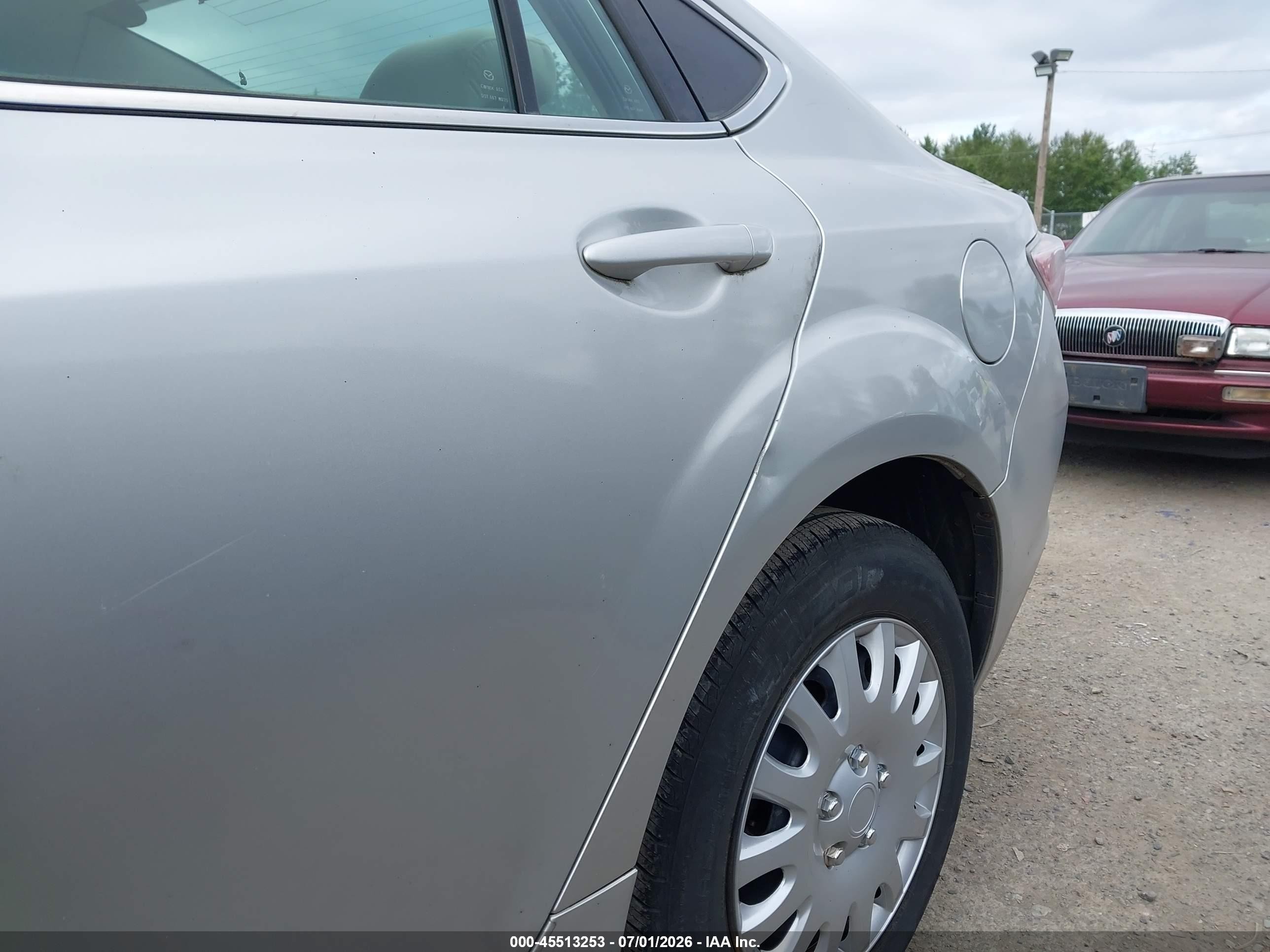 2010 Mazda Mazda6 I Sport Silver vin: 1YVHZ8BH1A5M23498