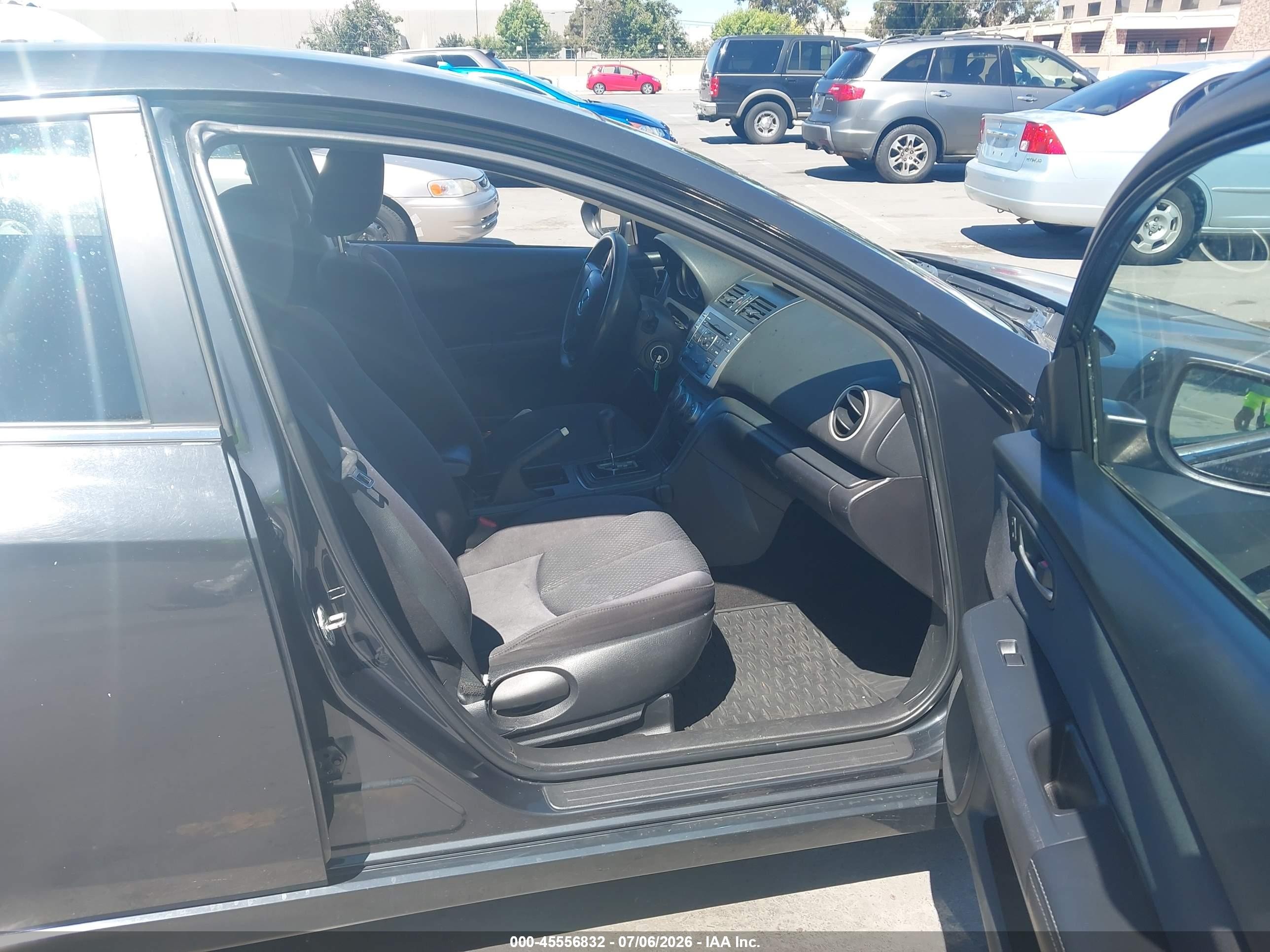 2013 Mazda Mazda6 I Sport Черный vin: 1YVHZ8BH1D5M07967