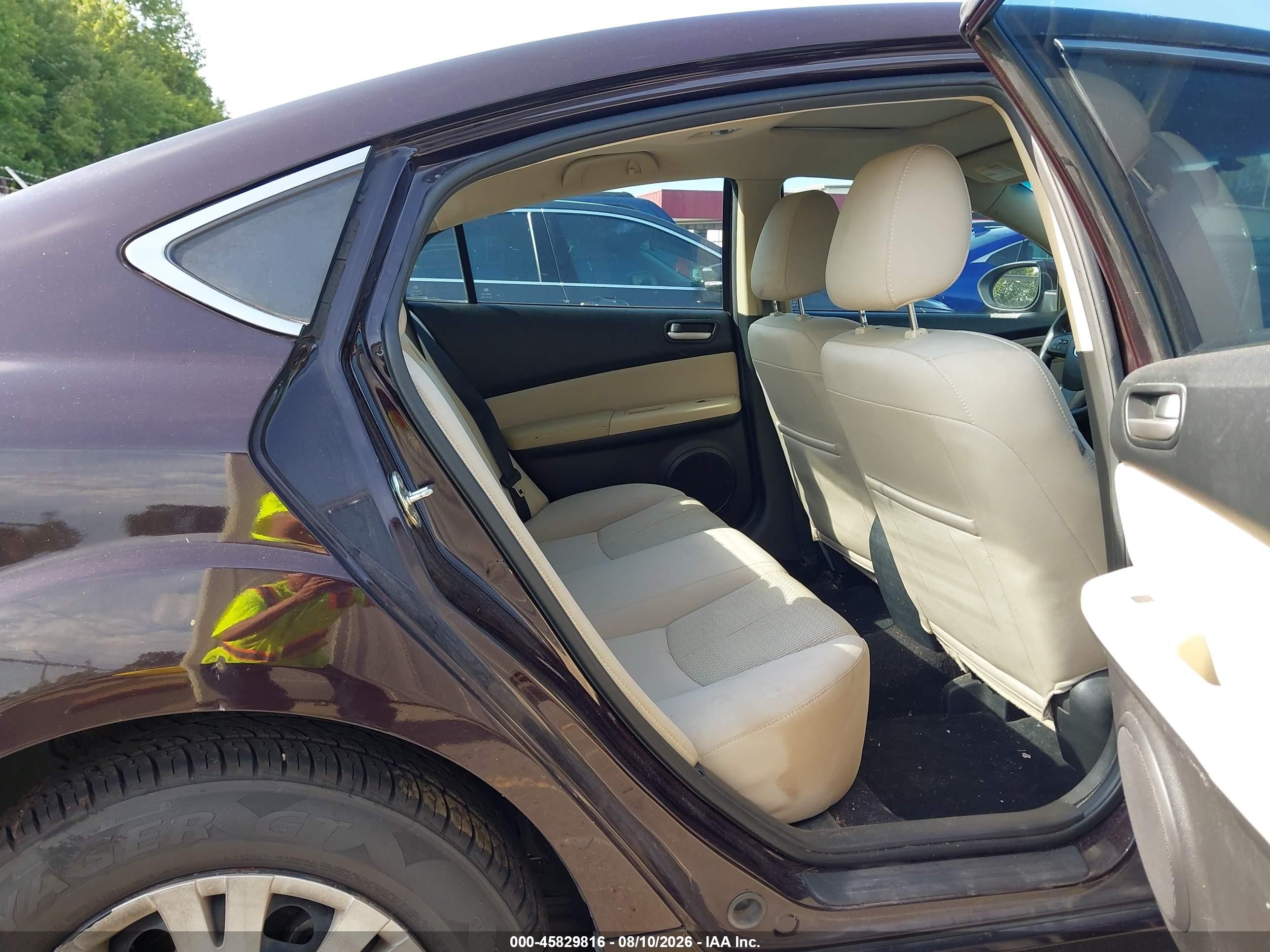 2011 Mazda Mazda6 I Sport Burgundy vin: 1YVHZ8BH2B5M09157