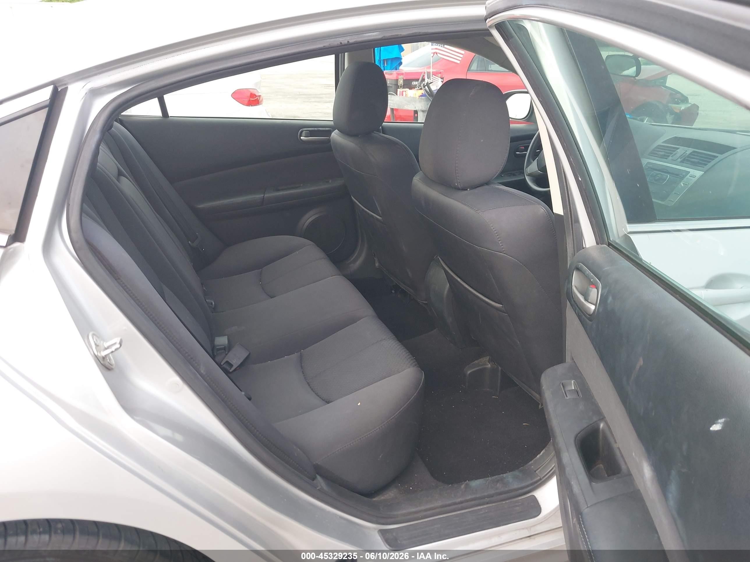 2011 Mazda Mazda6 I Sport Серебряный vin: 1YVHZ8BH2B5M24290
