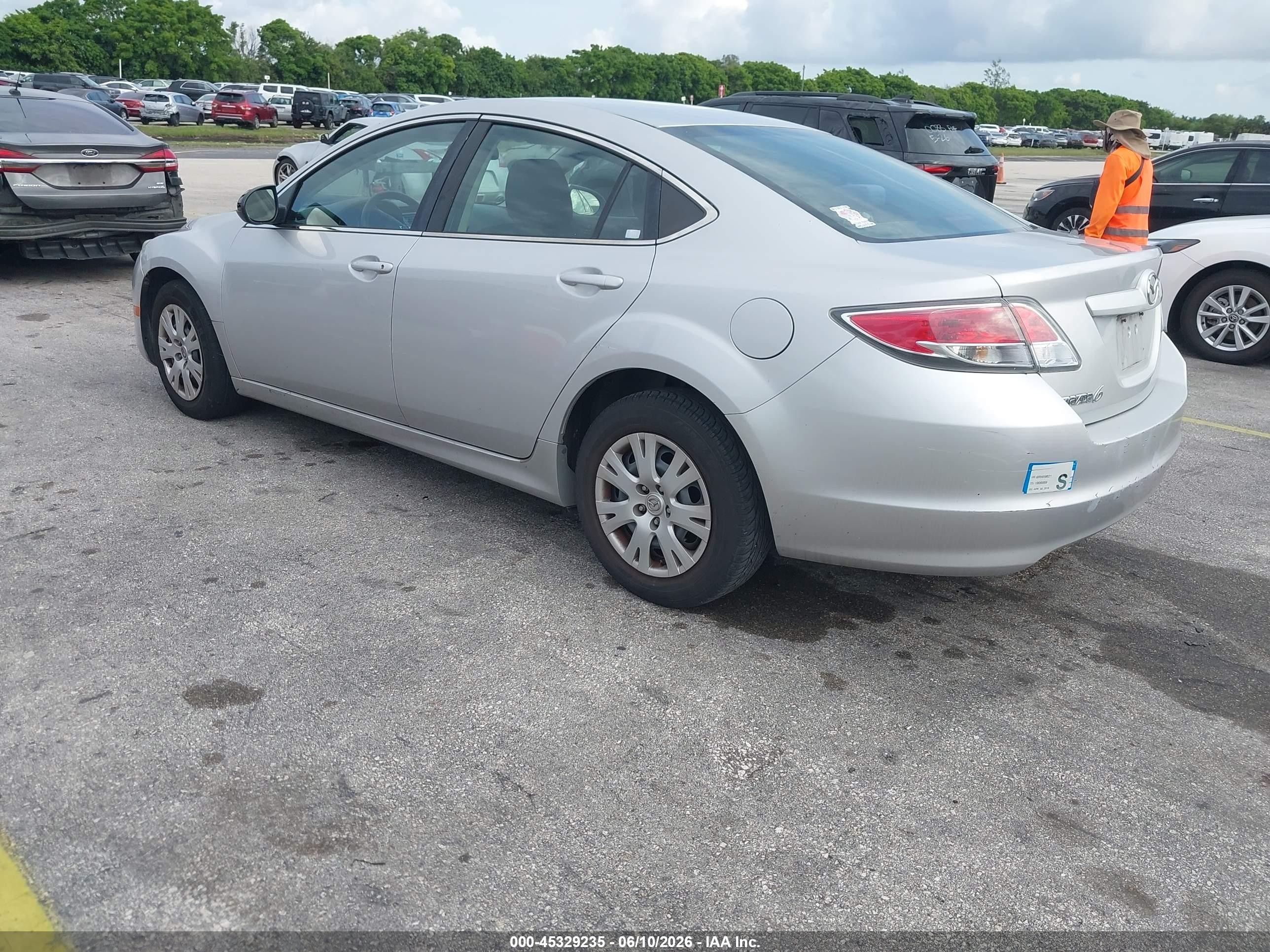 2011 Mazda Mazda6 I Sport Серебряный vin: 1YVHZ8BH2B5M24290