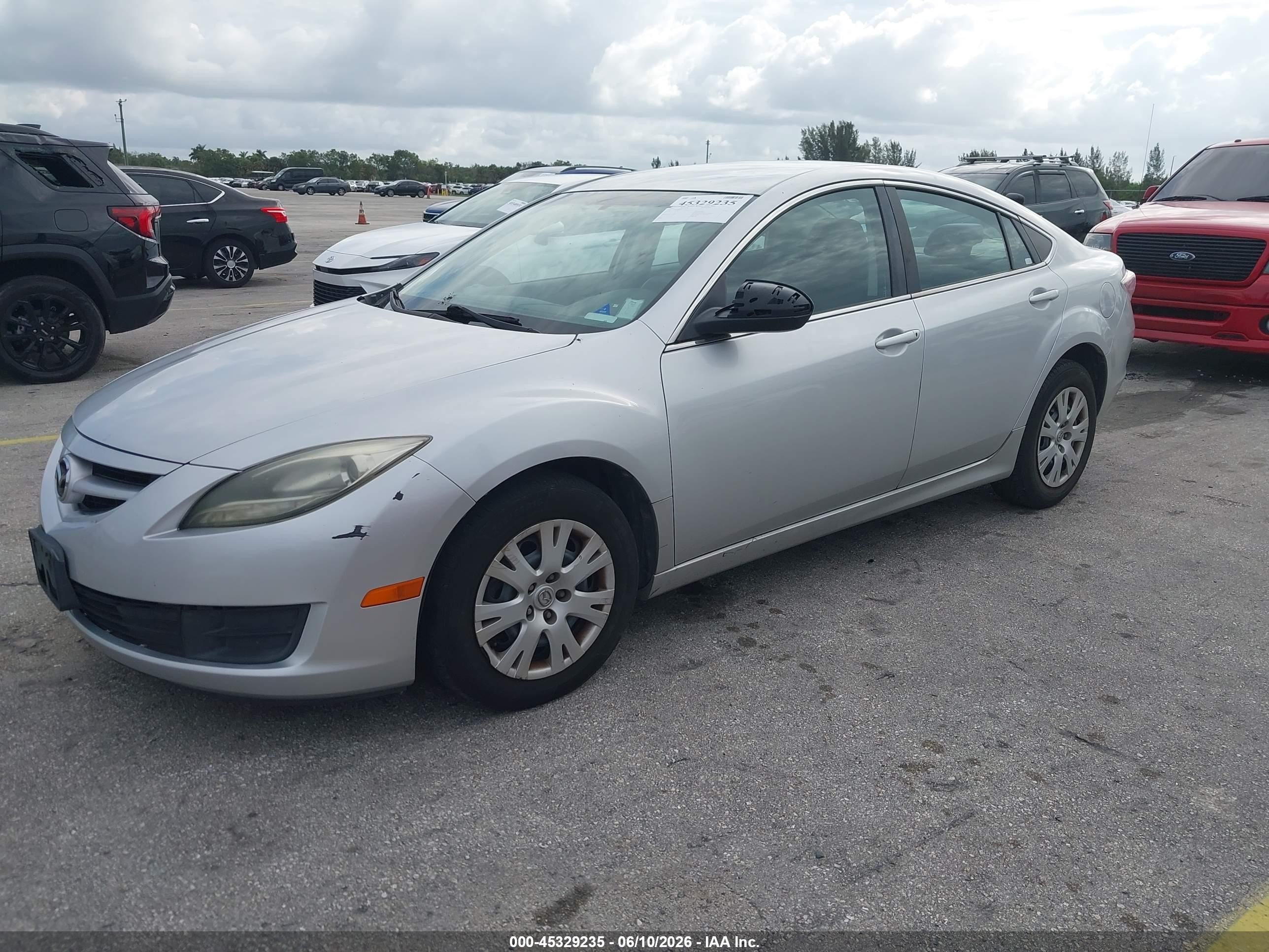 2011 Mazda Mazda6 I Sport Серебряный vin: 1YVHZ8BH2B5M24290