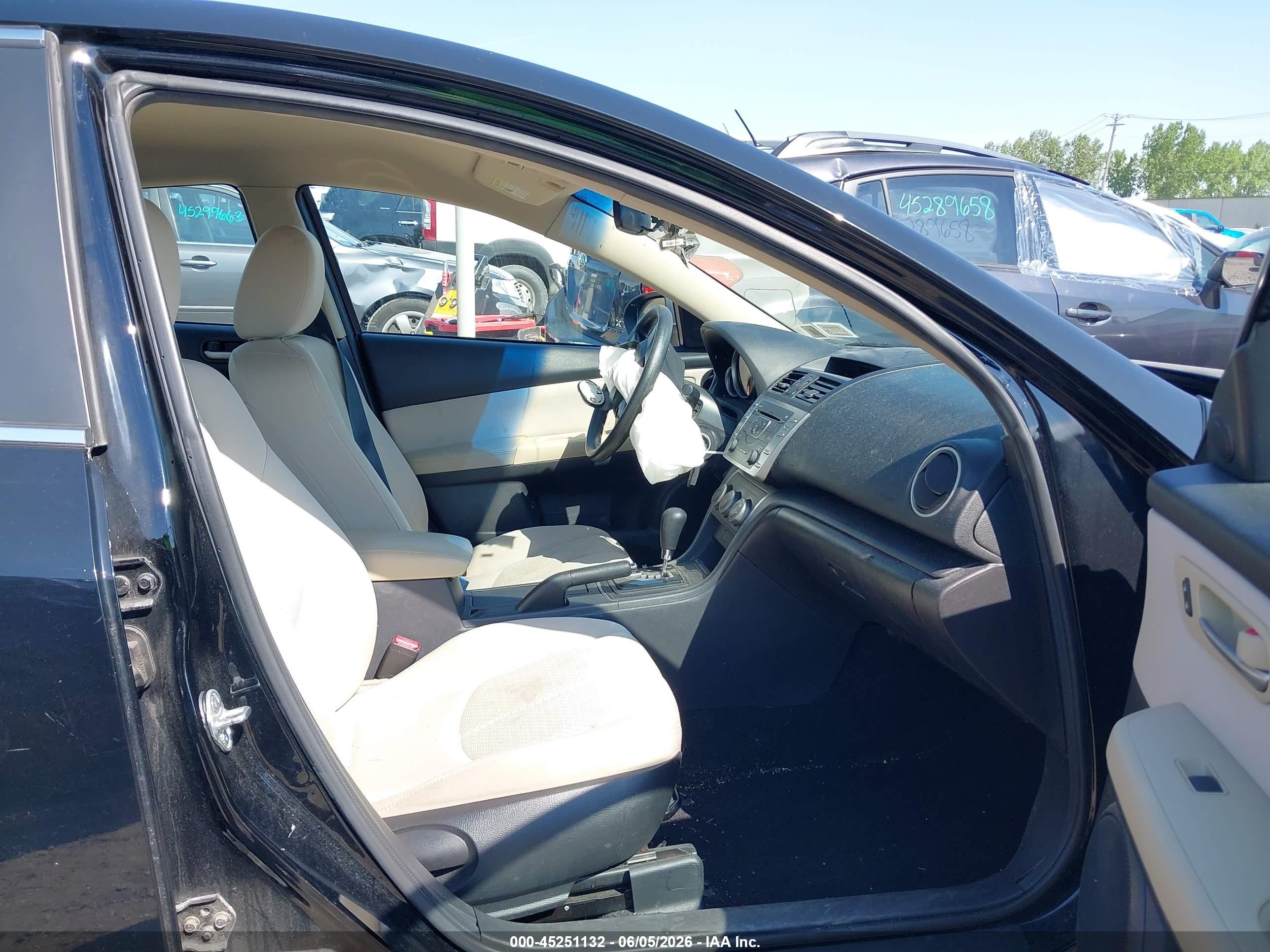 2013 Mazda Mazda6 I Sport Черный vin: 1YVHZ8BH2D5M06438
