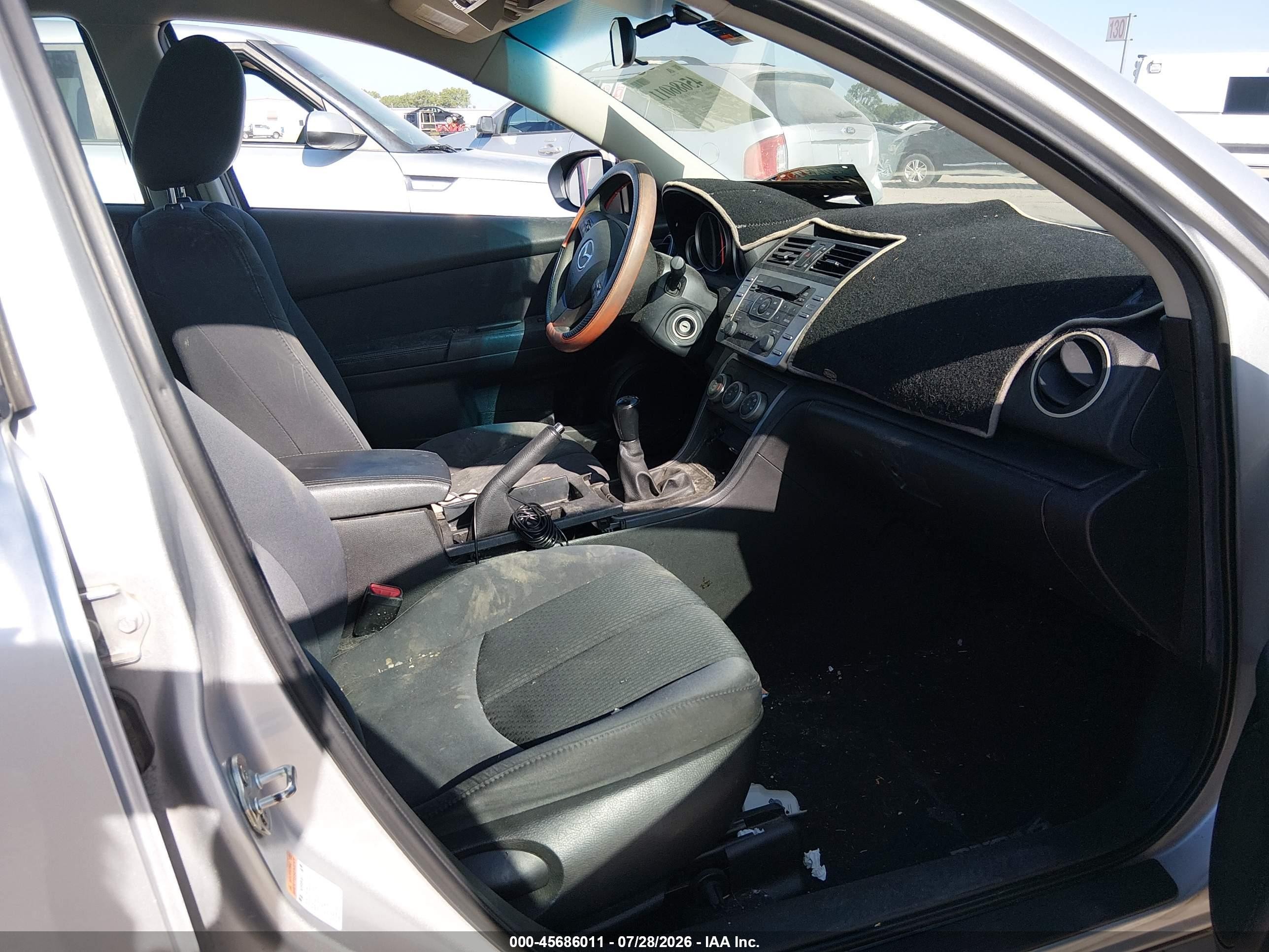 2011 Mazda Mazda6 I Sport Silver vin: 1YVHZ8BH4B5M13002