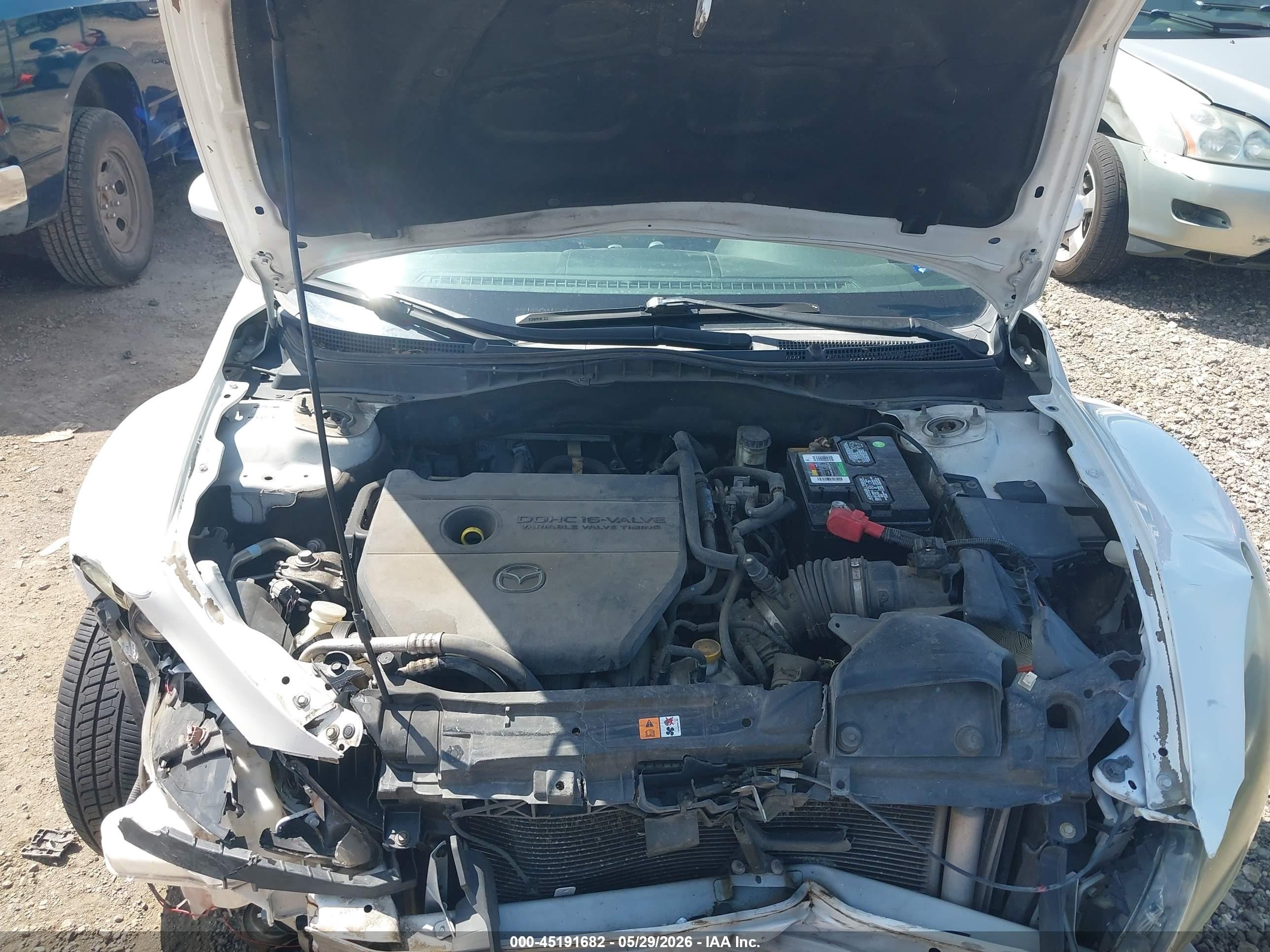 2011 Mazda Mazda6 I Sport Белый vin: 1YVHZ8BH5B5M00310