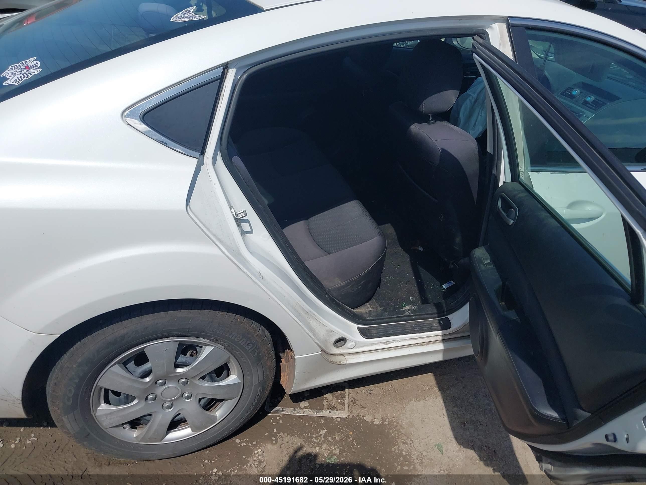 2011 Mazda Mazda6 I Sport Белый vin: 1YVHZ8BH5B5M00310