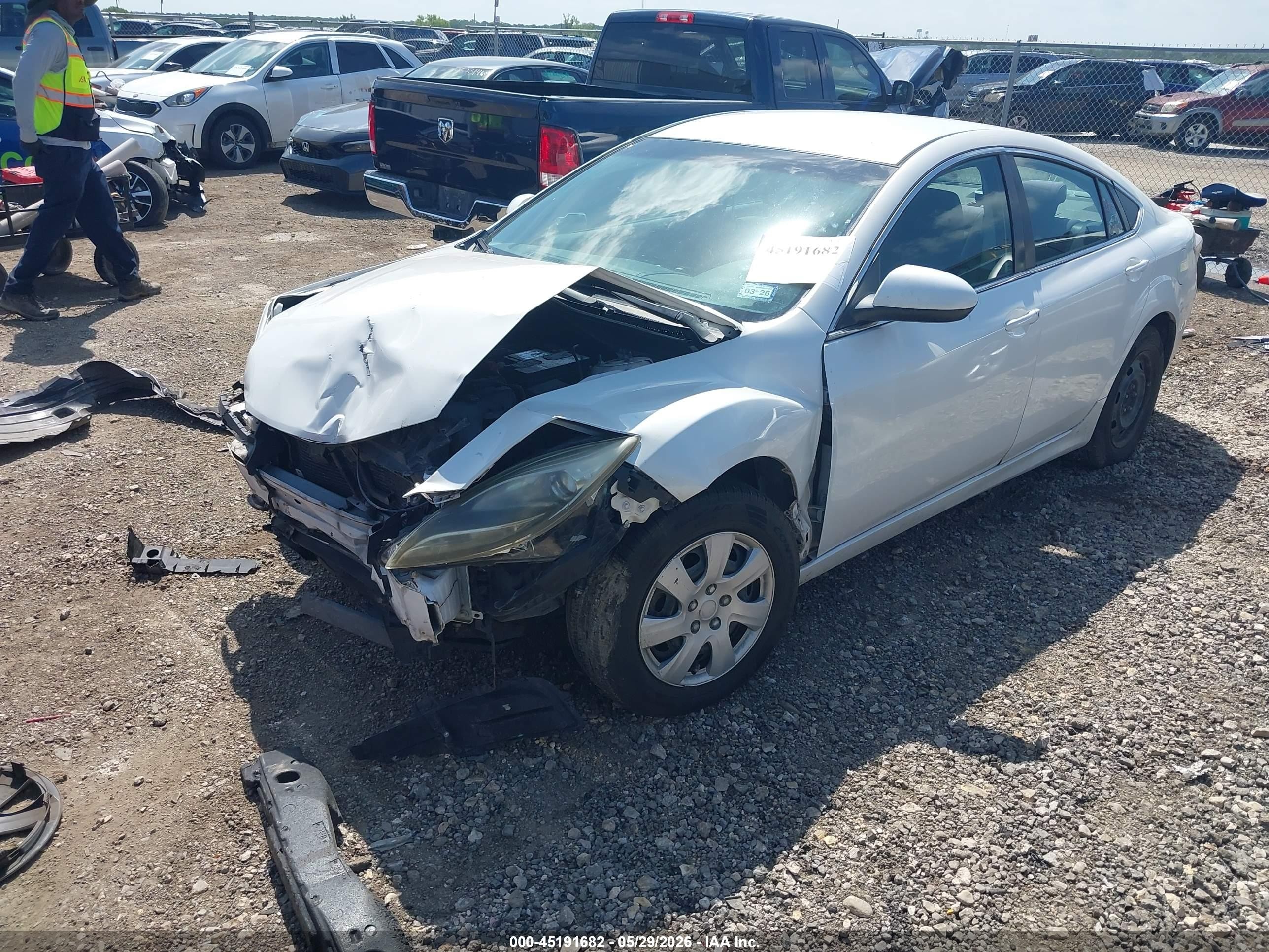 2011 Mazda Mazda6 I Sport Белый vin: 1YVHZ8BH5B5M00310