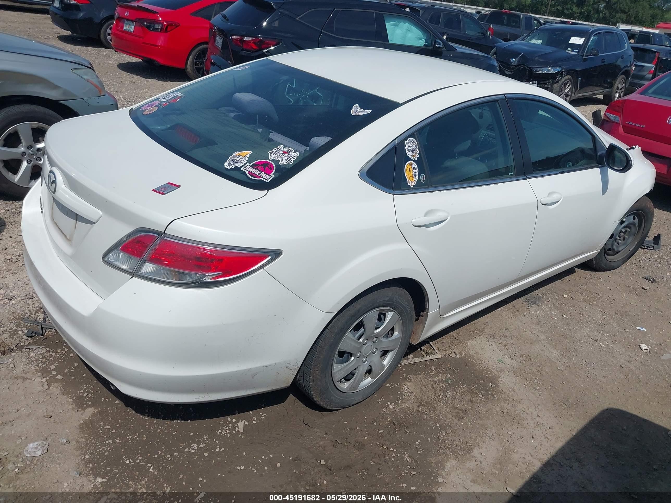 2011 Mazda Mazda6 I Sport Белый vin: 1YVHZ8BH5B5M00310