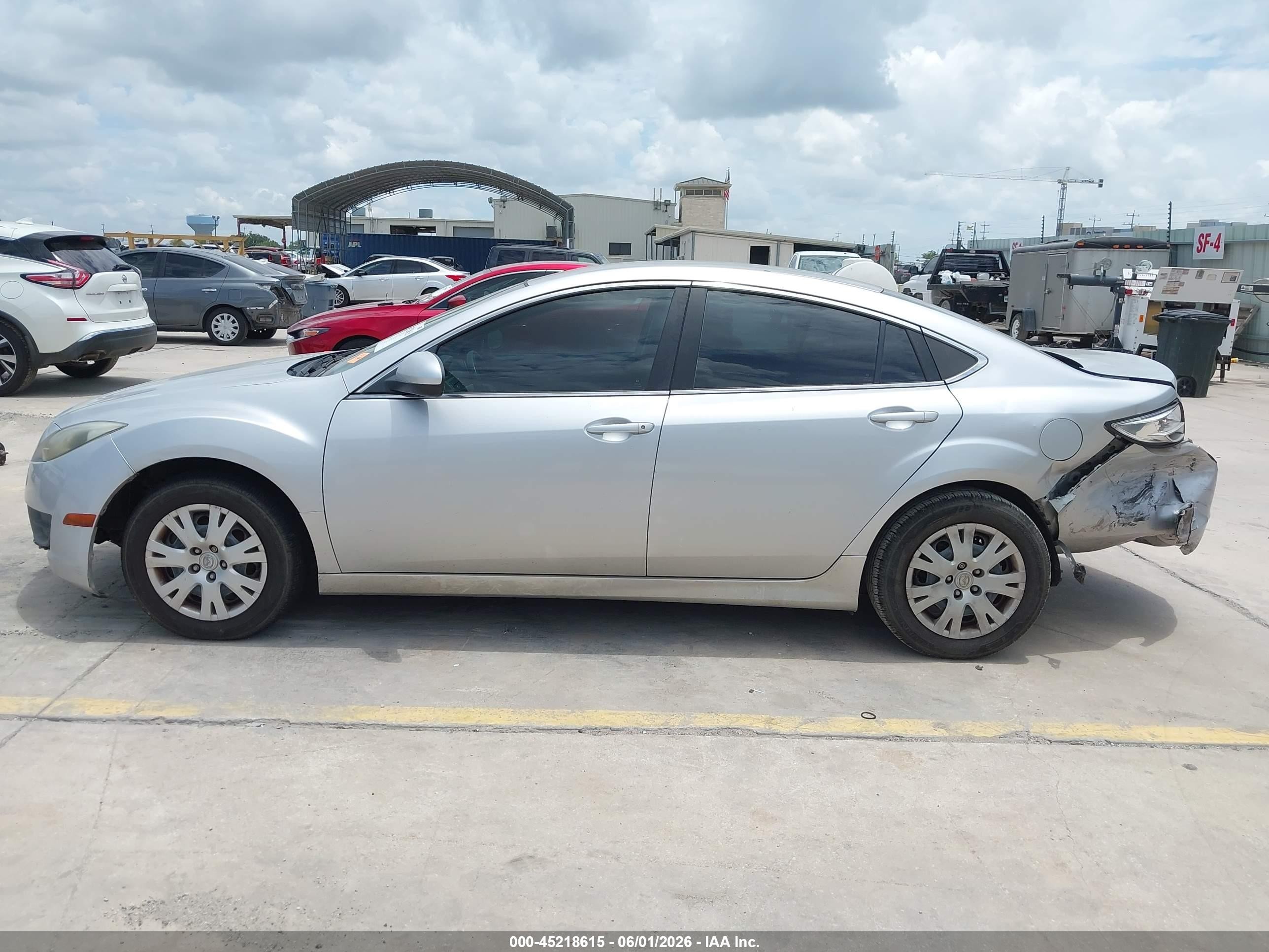 2013 Mazda Mazda6 I Sport Silver vin: 1YVHZ8BH6D5M14218