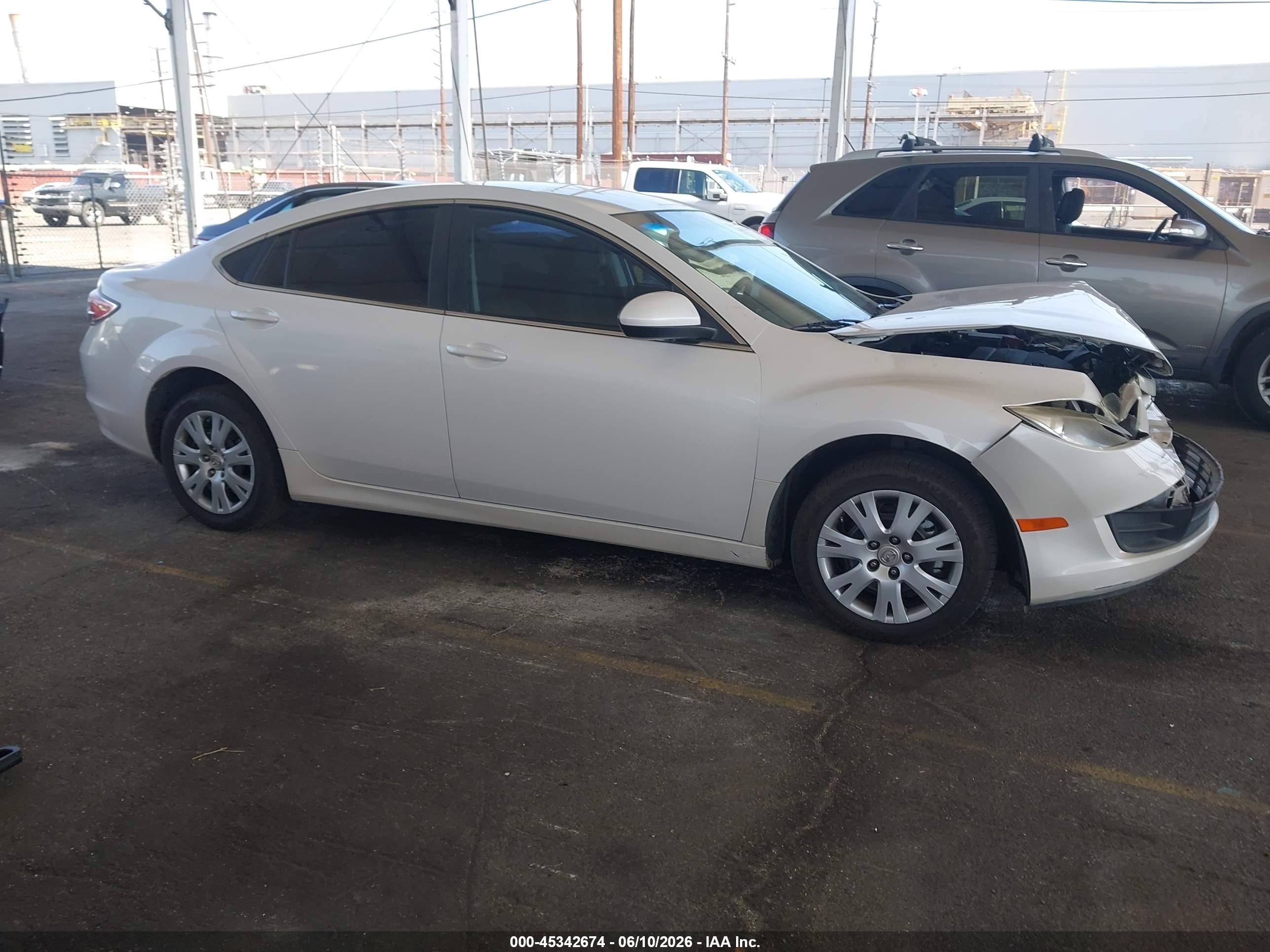 2013 Mazda Mazda6 I Sport White vin: 1YVHZ8BH6D5M16616