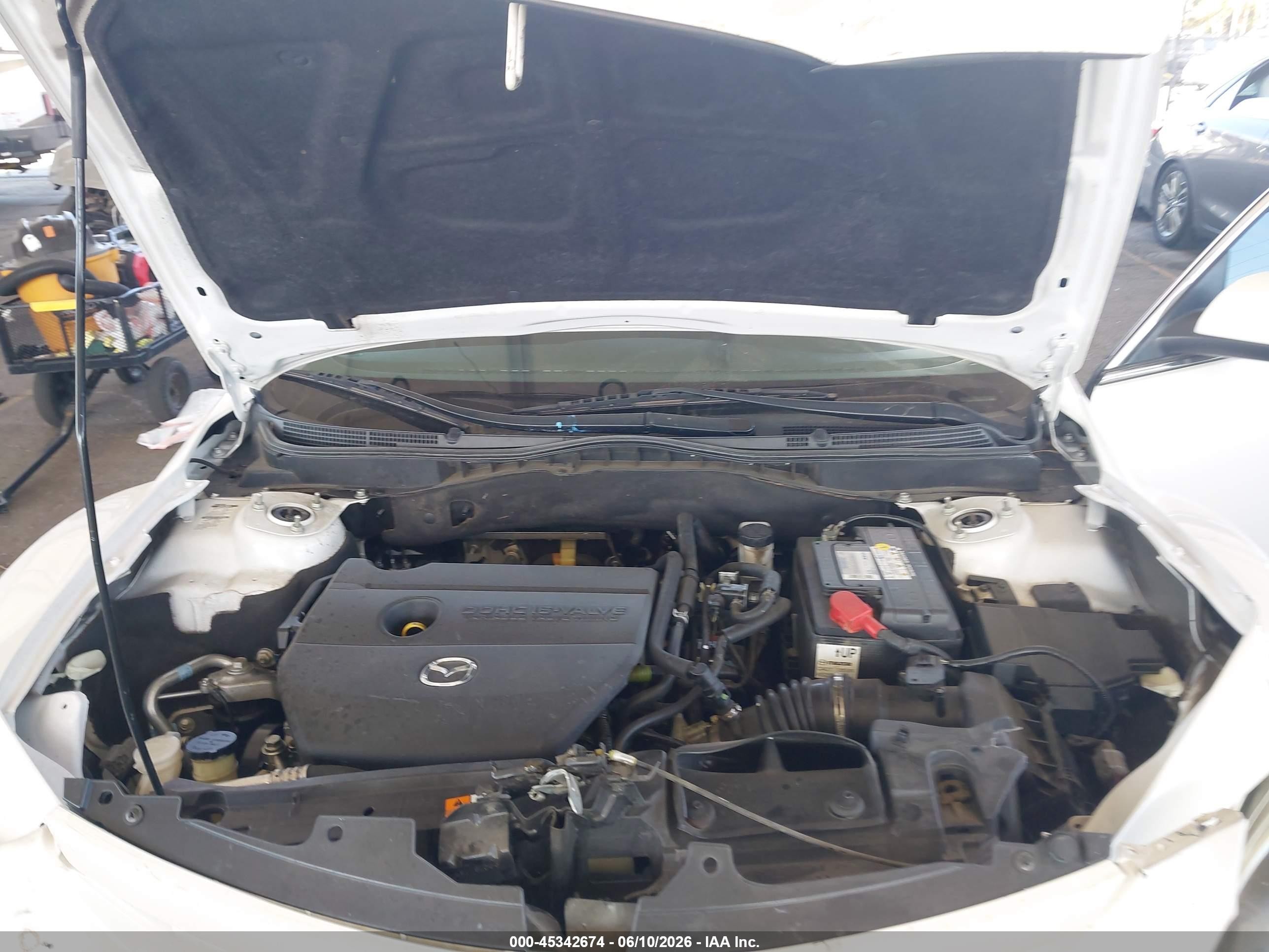 2013 Mazda Mazda6 I Sport White vin: 1YVHZ8BH6D5M16616