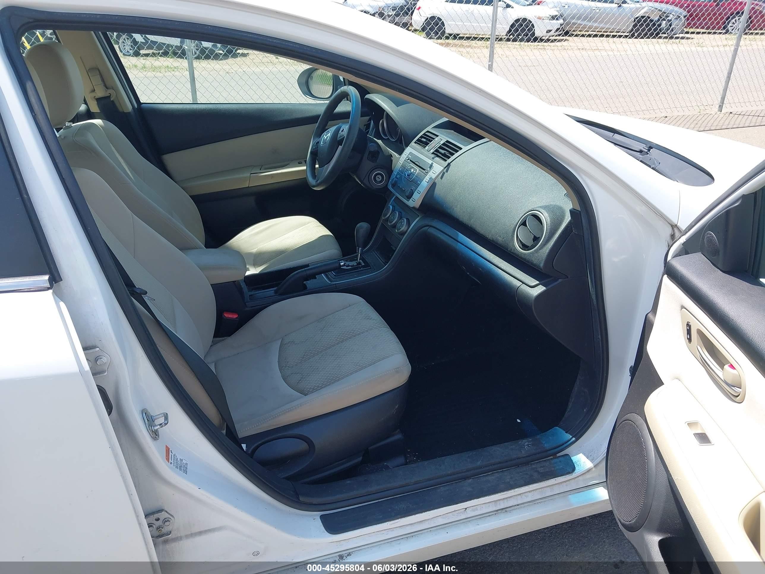 2011 Mazda Mazda6 I Sport White vin: 1YVHZ8BH7B5M18517