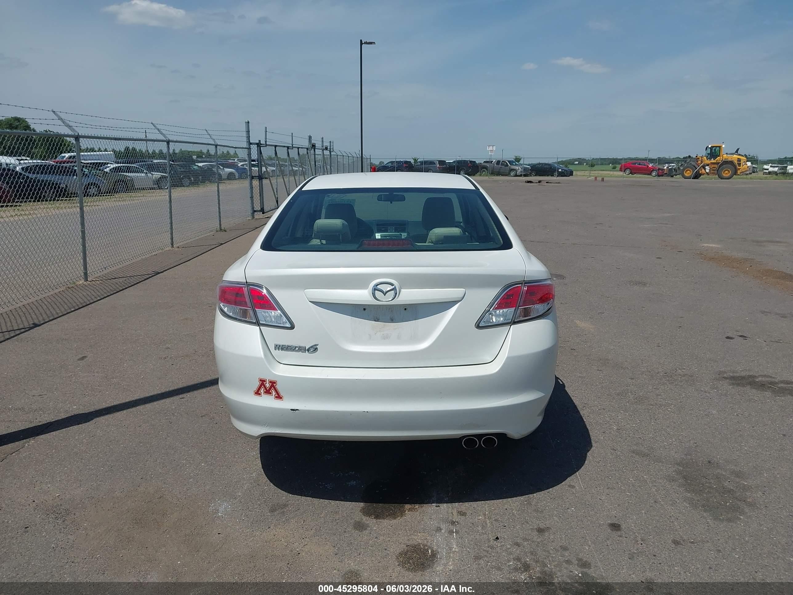 2011 Mazda Mazda6 I Sport White vin: 1YVHZ8BH7B5M18517