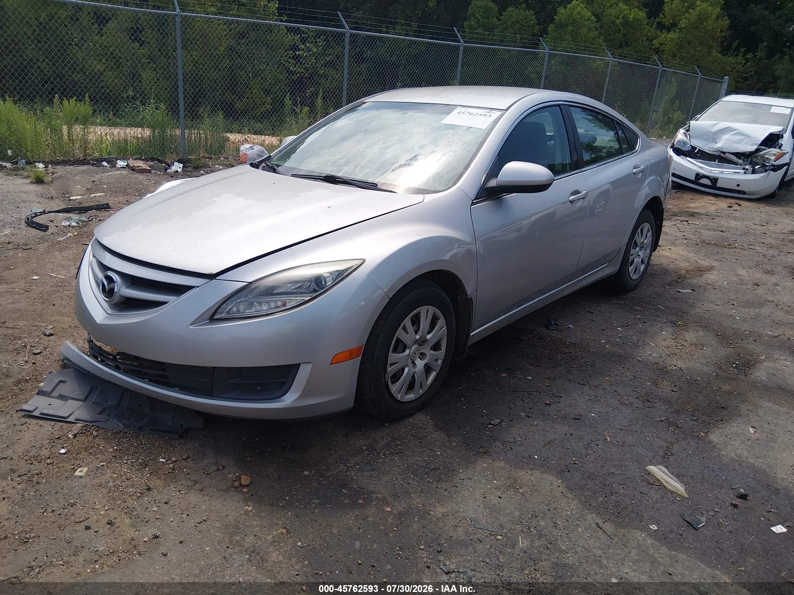 2010 Mazda Mazda6 I Sport Серебряный vin: 1YVHZ8BH8A5M24633