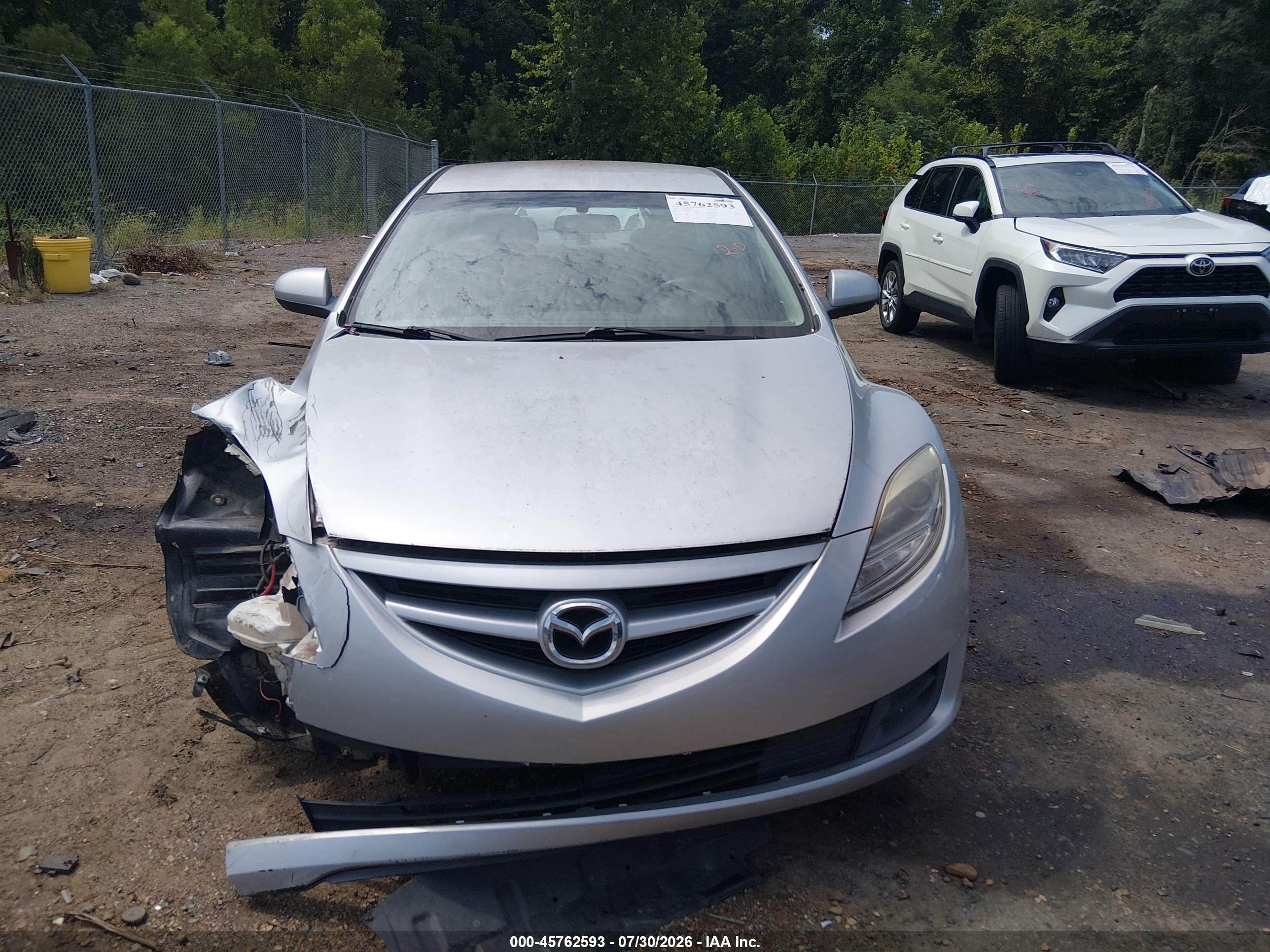 2010 Mazda Mazda6 I Sport Серебряный vin: 1YVHZ8BH8A5M24633