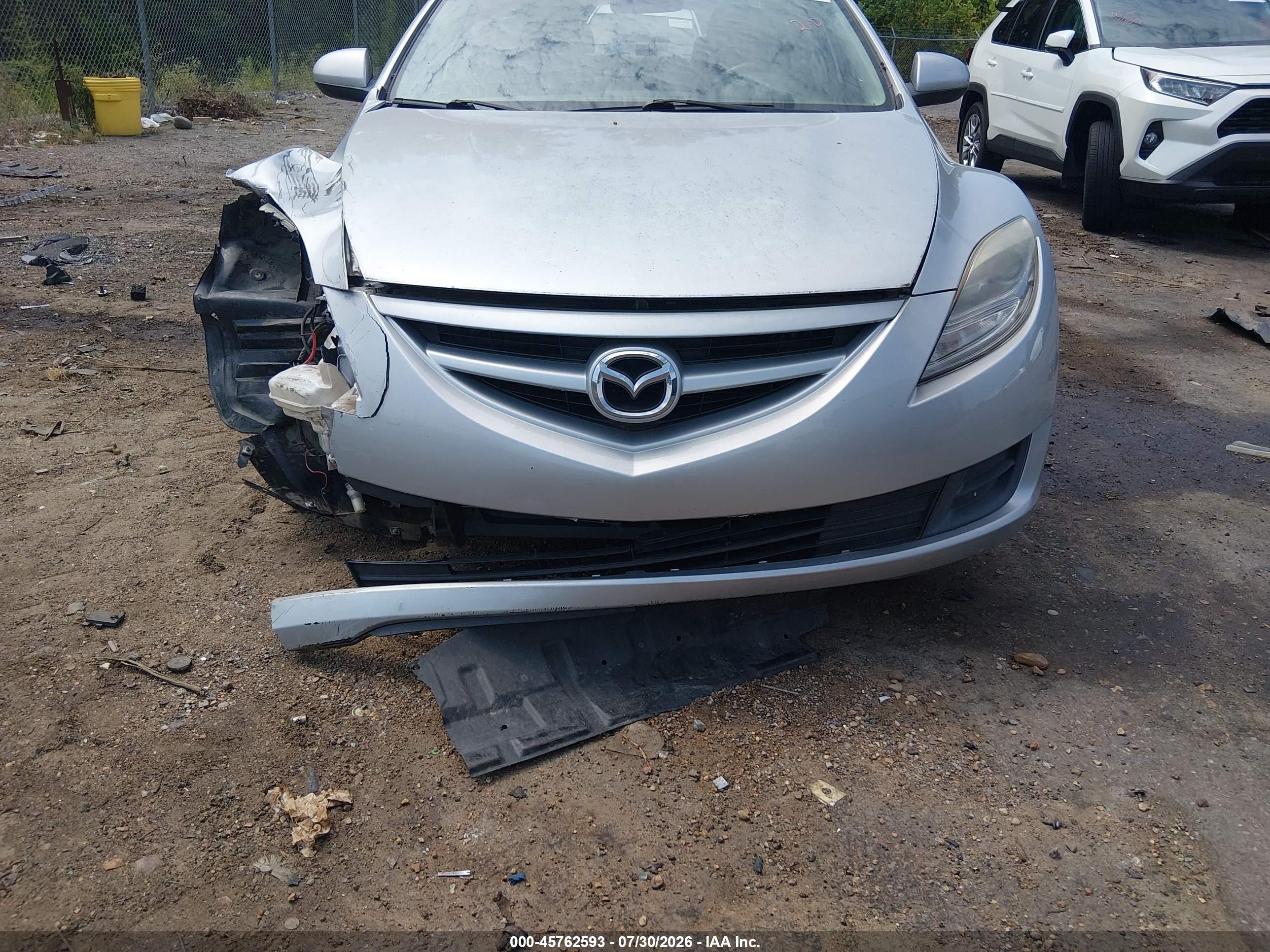 2010 Mazda Mazda6 I Sport Серебряный vin: 1YVHZ8BH8A5M24633