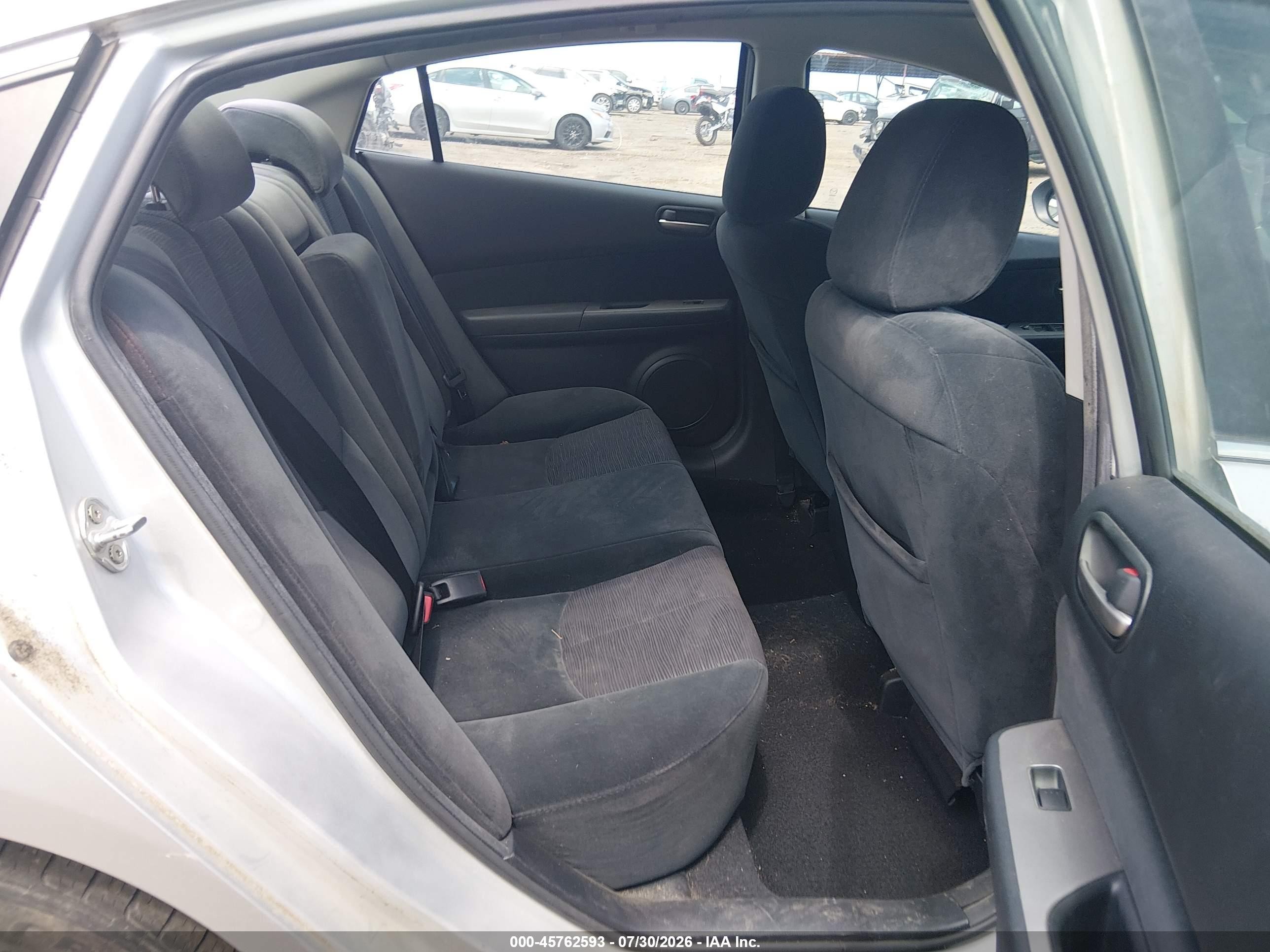 2010 Mazda Mazda6 I Sport Серебряный vin: 1YVHZ8BH8A5M24633