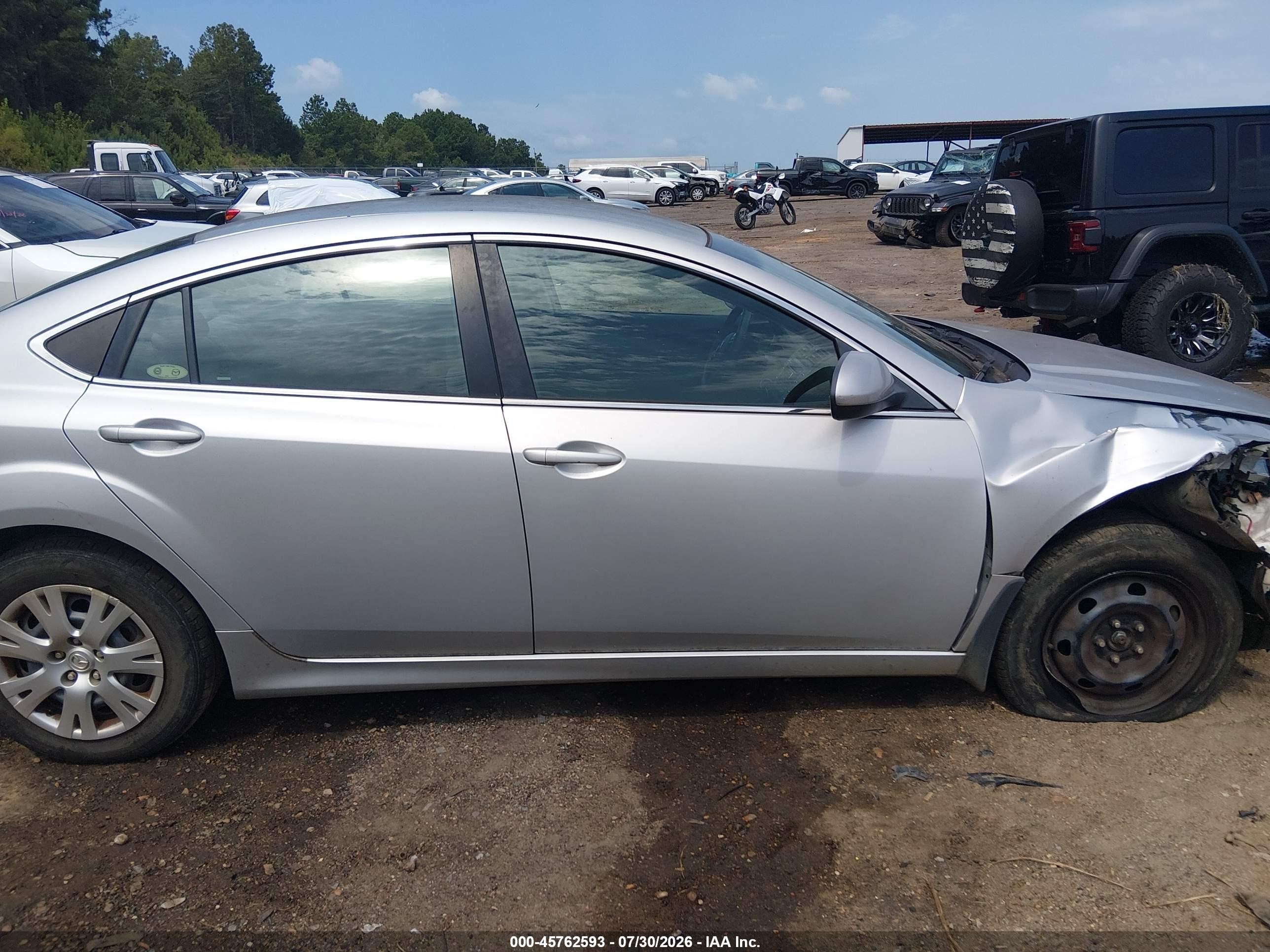 2010 Mazda Mazda6 I Sport Серебряный vin: 1YVHZ8BH8A5M24633