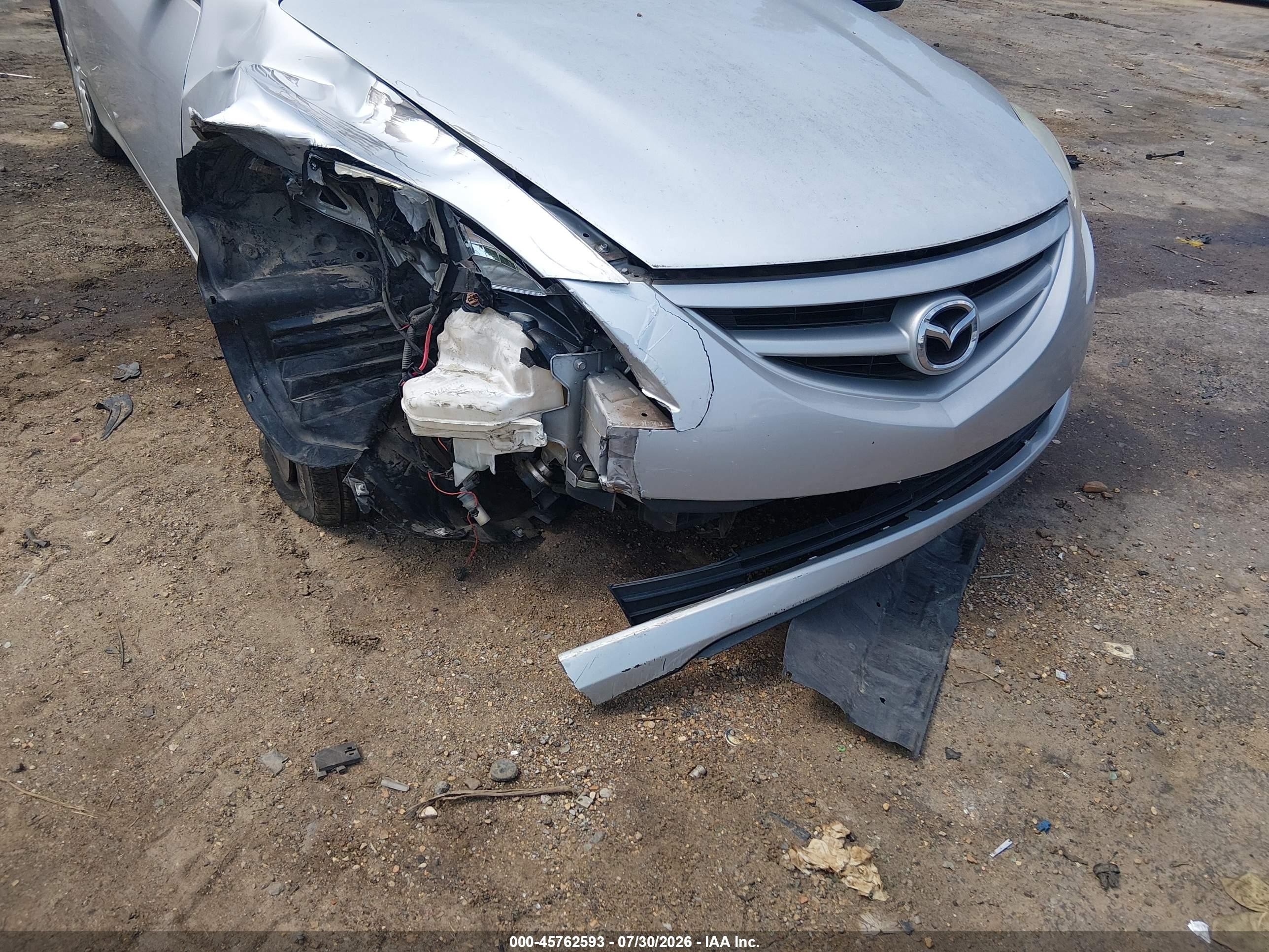 2010 Mazda Mazda6 I Sport Серебряный vin: 1YVHZ8BH8A5M24633