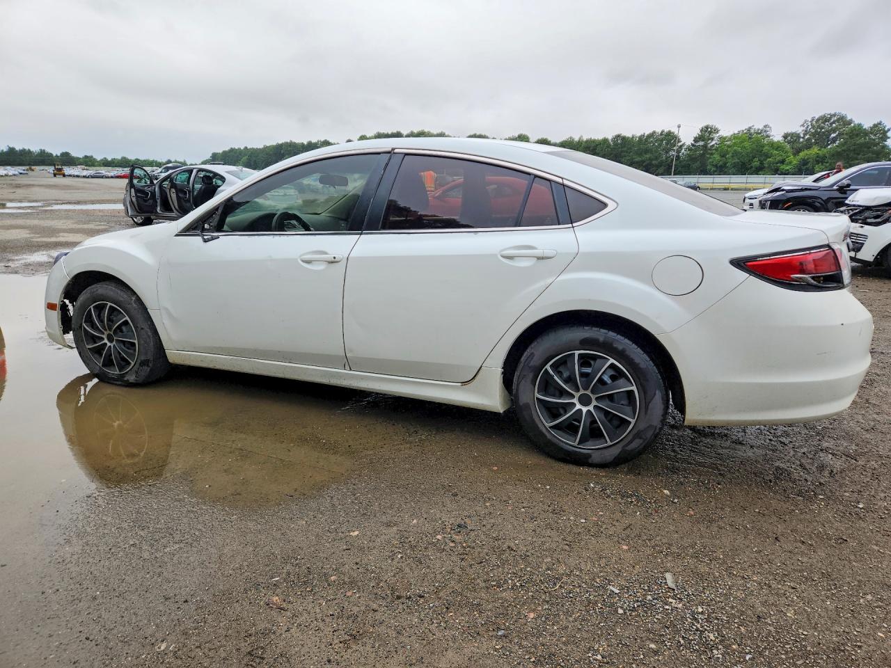 2011 Mazda 6 I Белый vin: 1YVHZ8BH8B5M00253