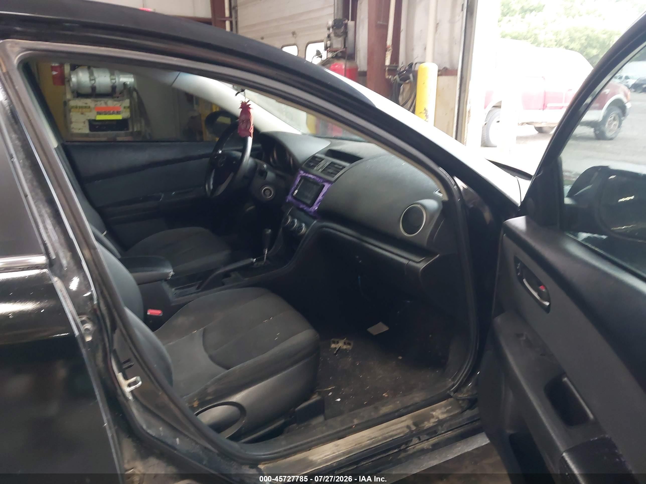2013 Mazda Mazda6 I Sport Black vin: 1YVHZ8BH8D5M12504
