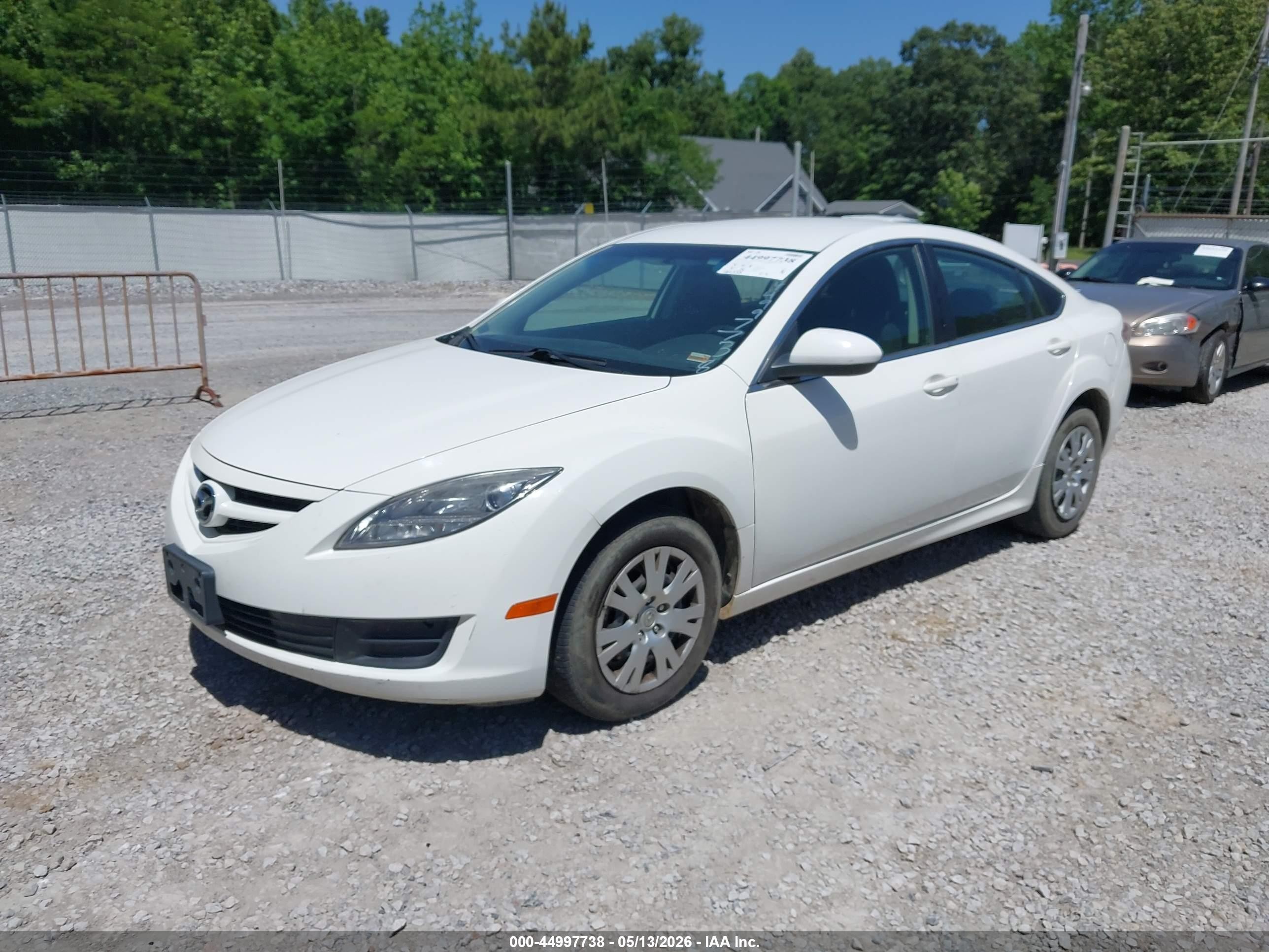 2010 Mazda Mazda6 I Sport White vin: 1YVHZ8BH9A5M01099