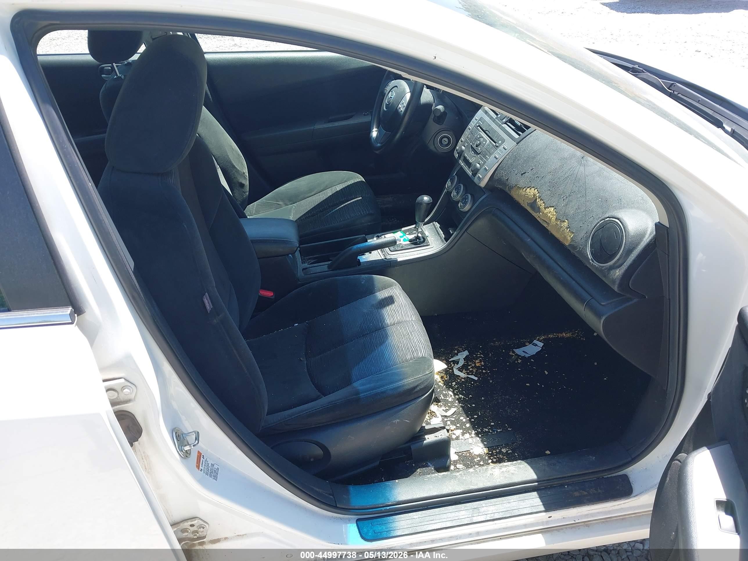 2010 Mazda Mazda6 I Sport White vin: 1YVHZ8BH9A5M01099