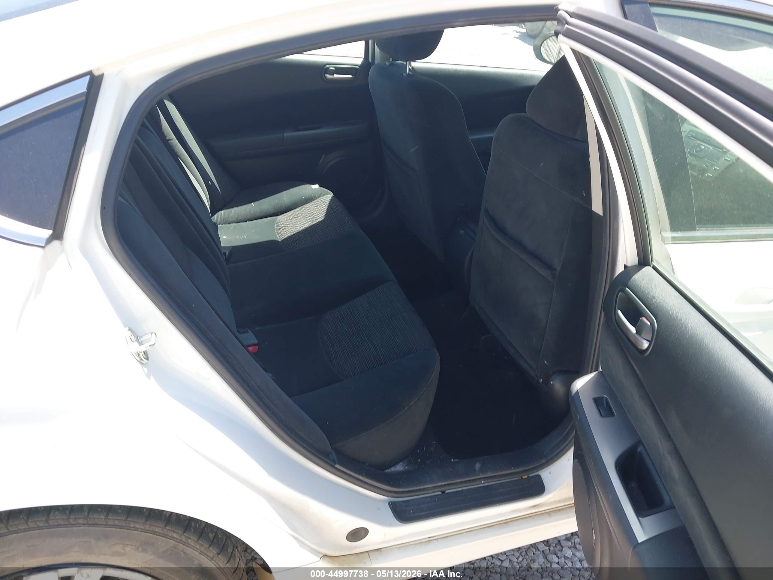 2010 Mazda Mazda6 I Sport White vin: 1YVHZ8BH9A5M01099