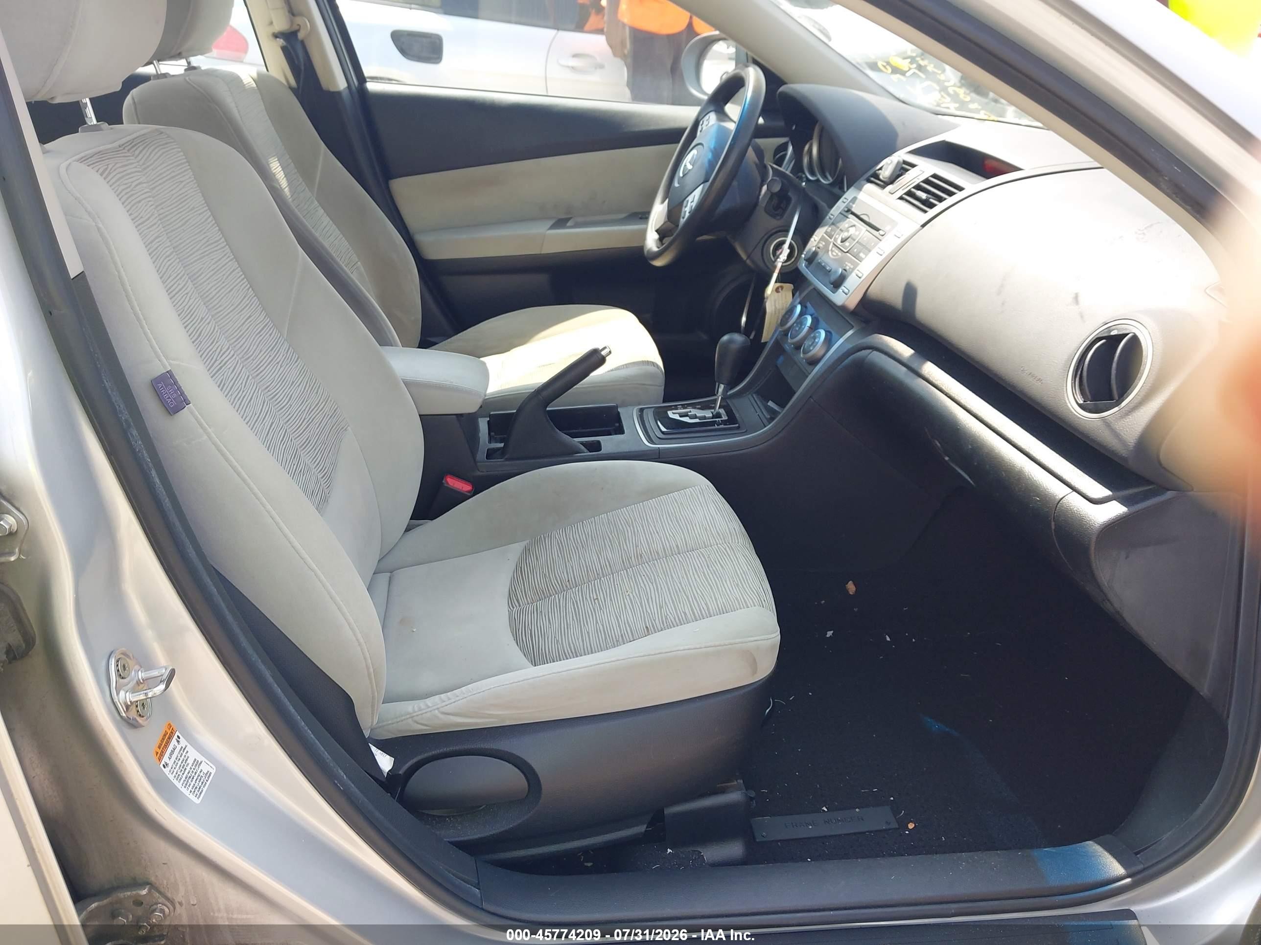 2010 Mazda Mazda6 I Sport Silver vin: 1YVHZ8BH9A5M21840