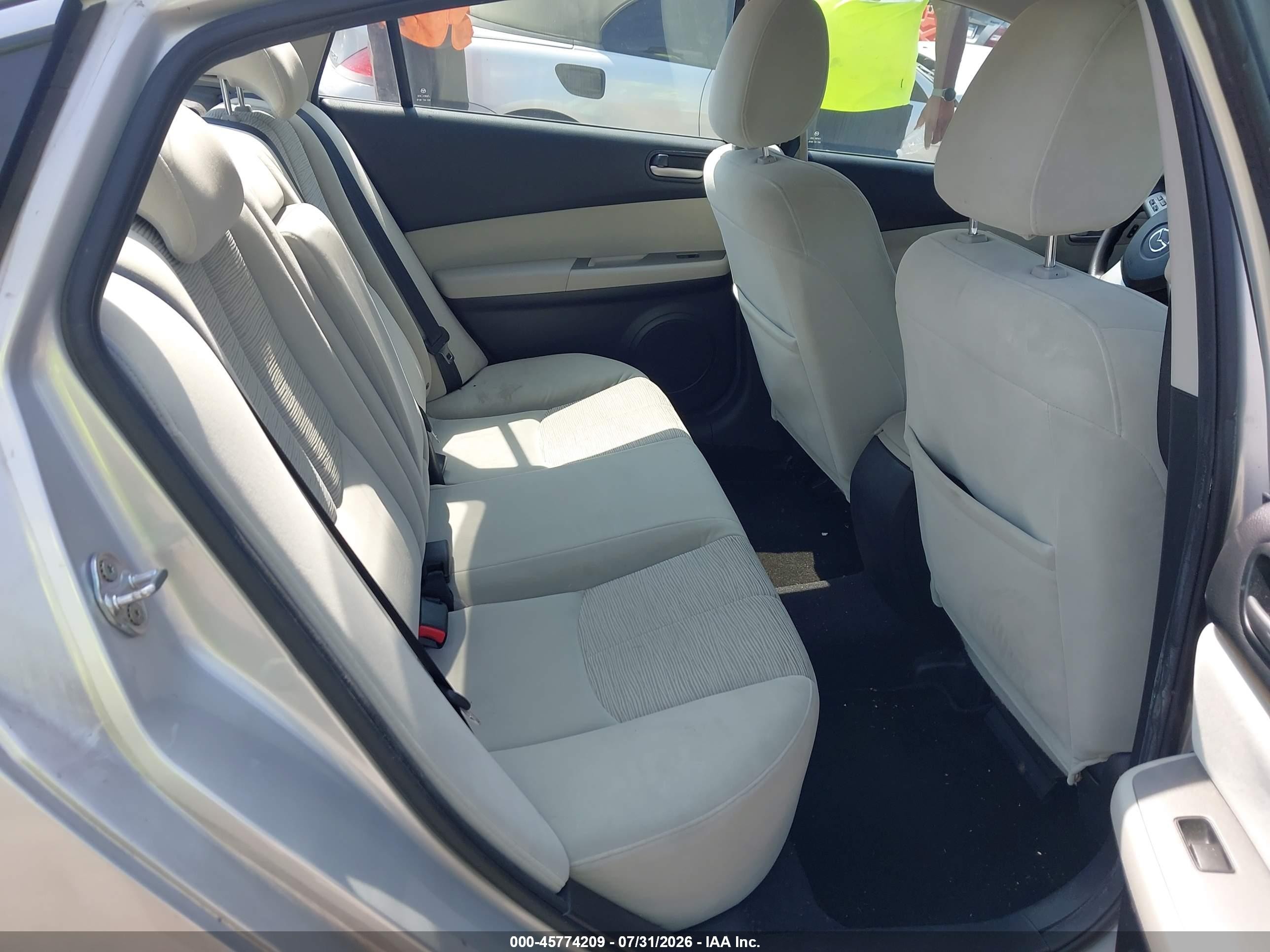 2010 Mazda Mazda6 I Sport Silver vin: 1YVHZ8BH9A5M21840