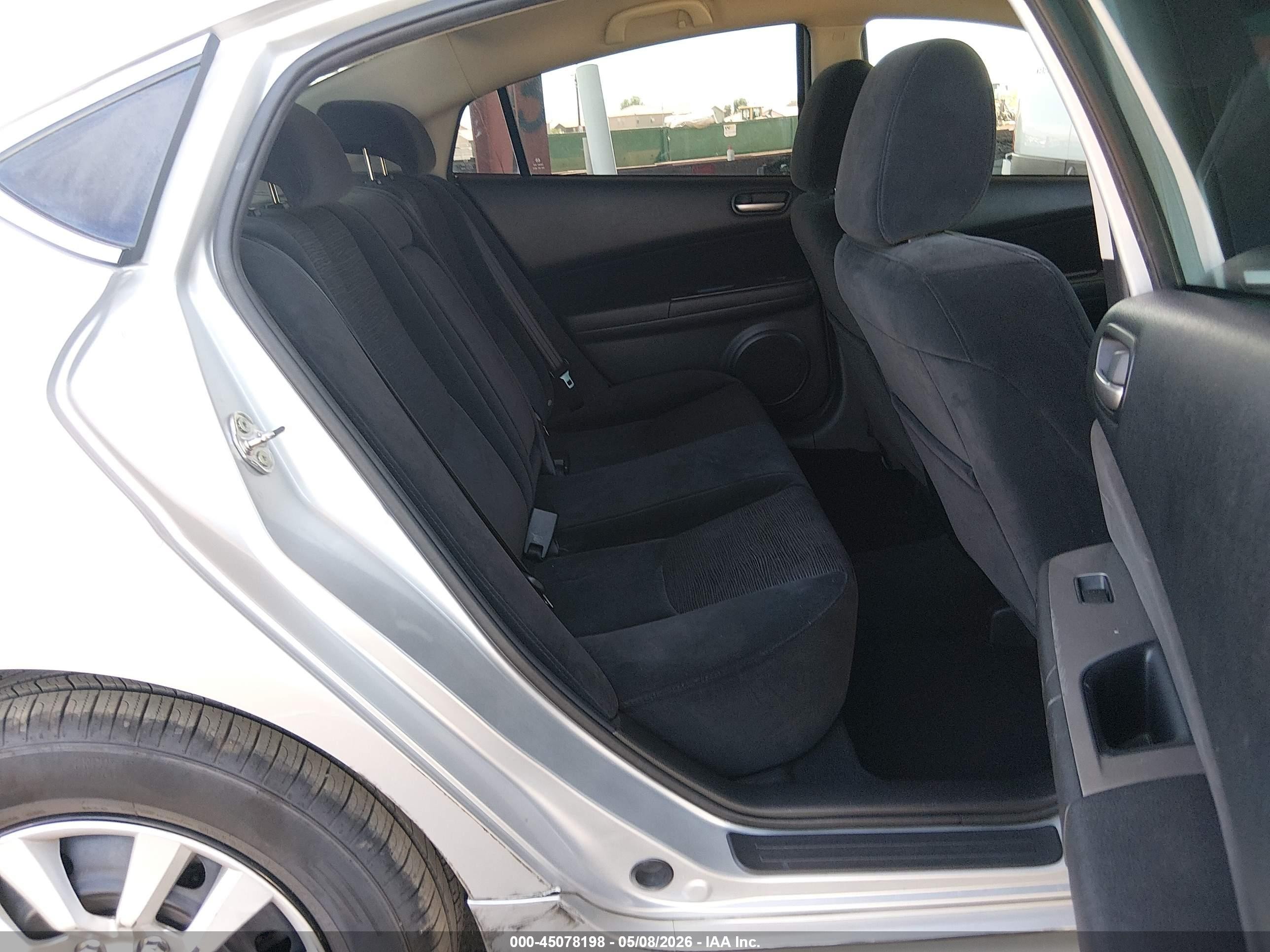 2010 Mazda Mazda6   Silver vin: 1YVHZ8BH9A5M54644
