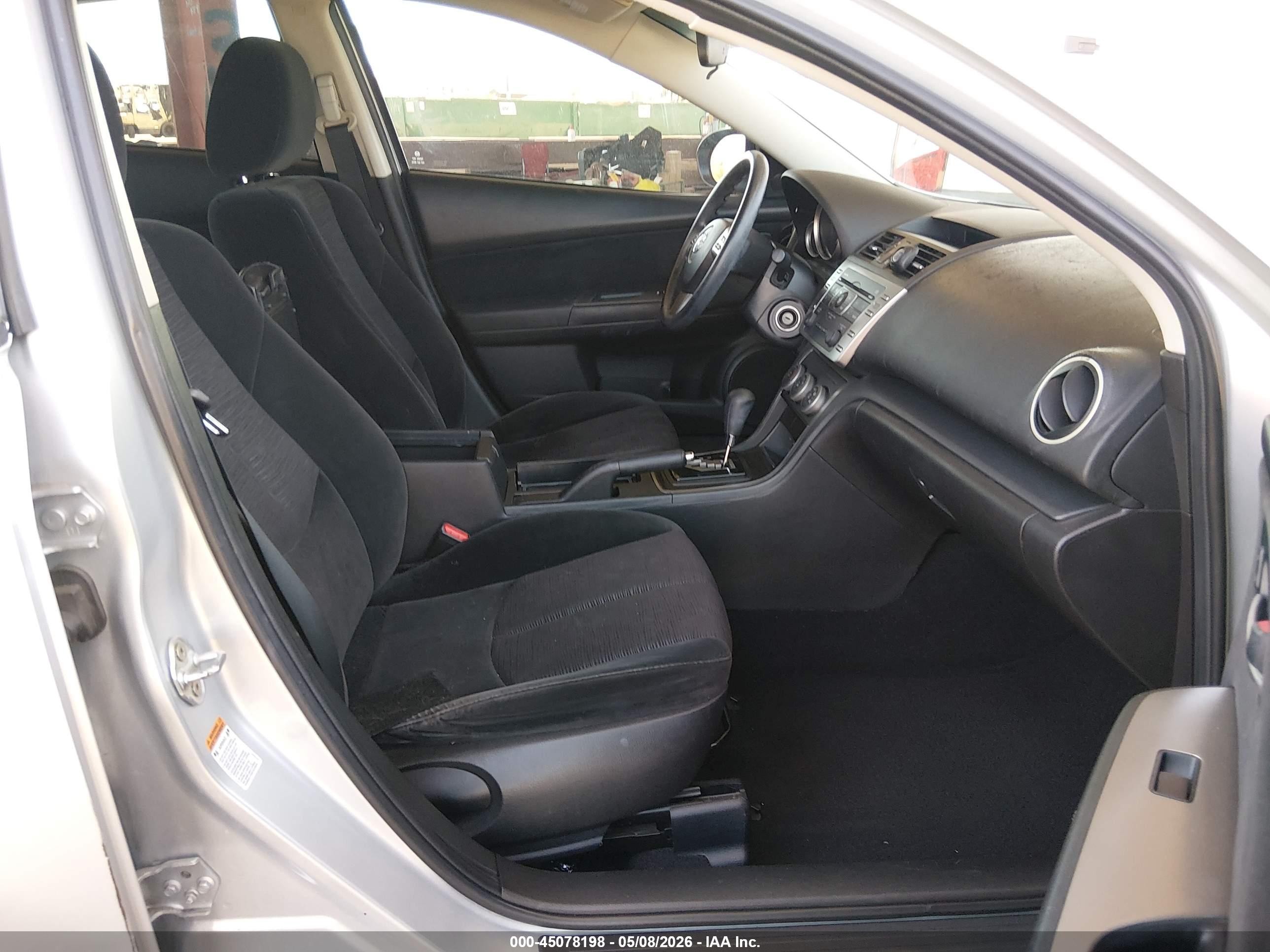 2010 Mazda Mazda6   Silver vin: 1YVHZ8BH9A5M54644