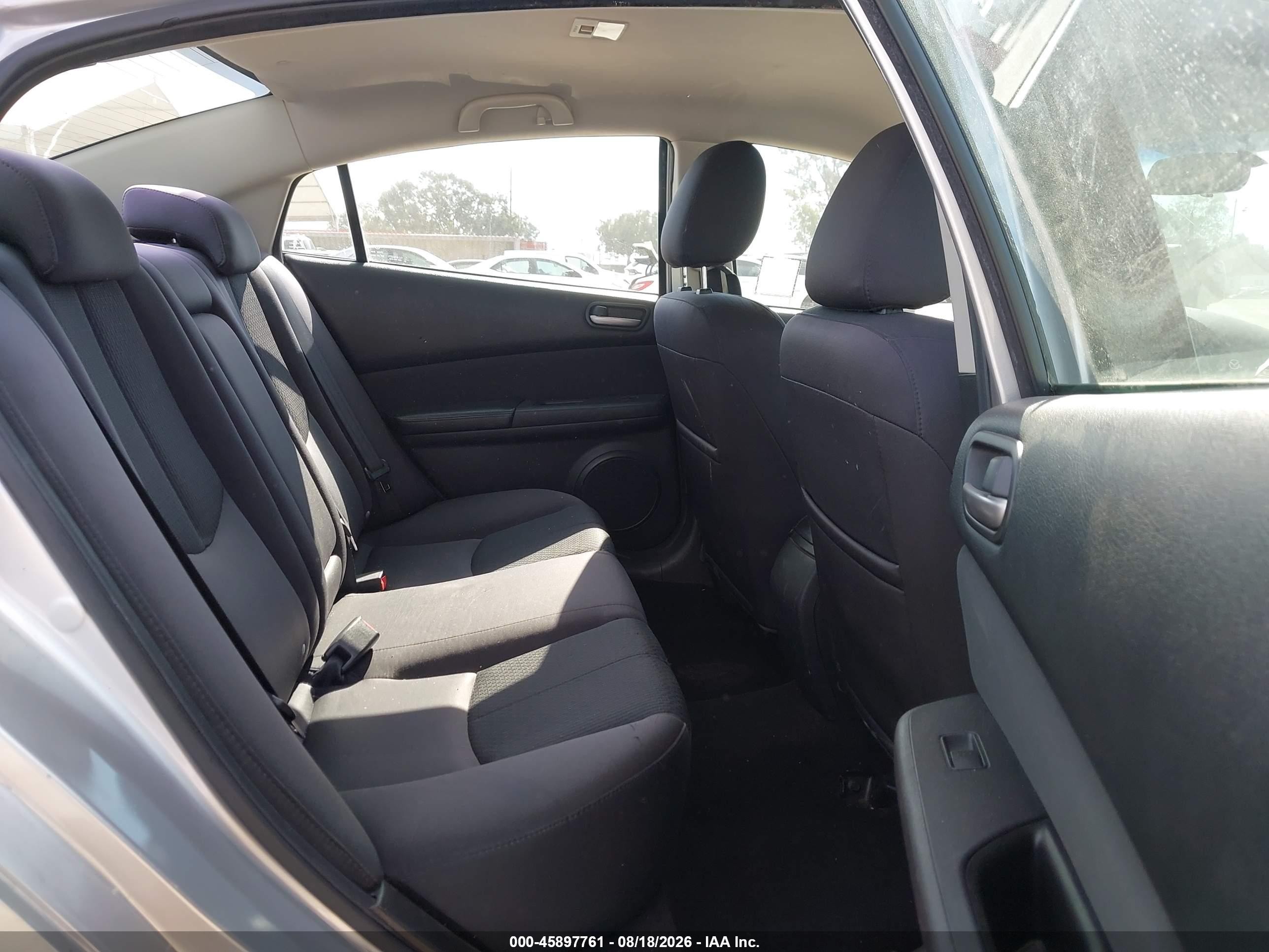 2012 Mazda Mazda6 I Sport Серебряный vin: 1YVHZ8BH9C5M26930