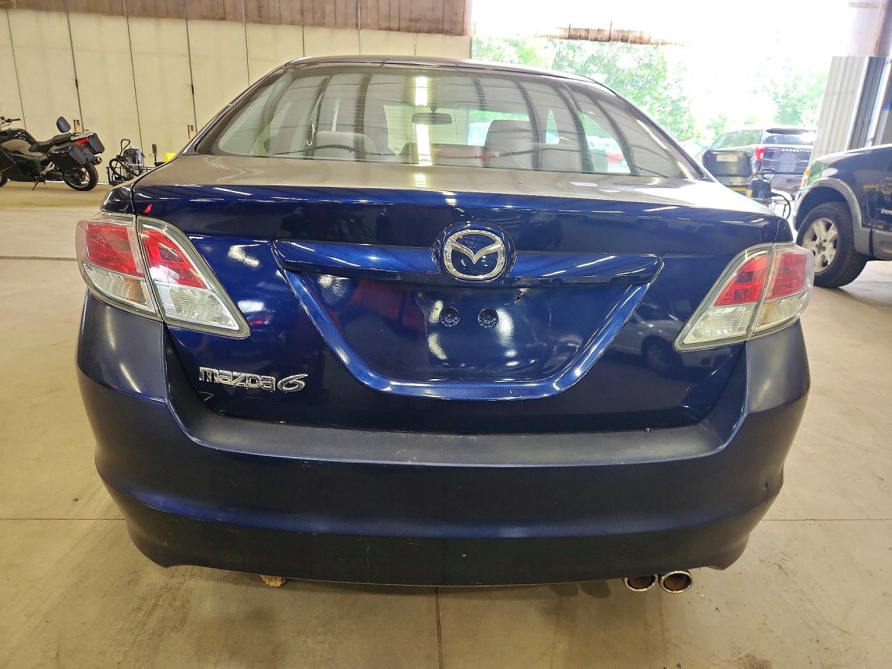 2010 Mazda 6 I Blue vin: 1YVHZ8BHXA5M14394