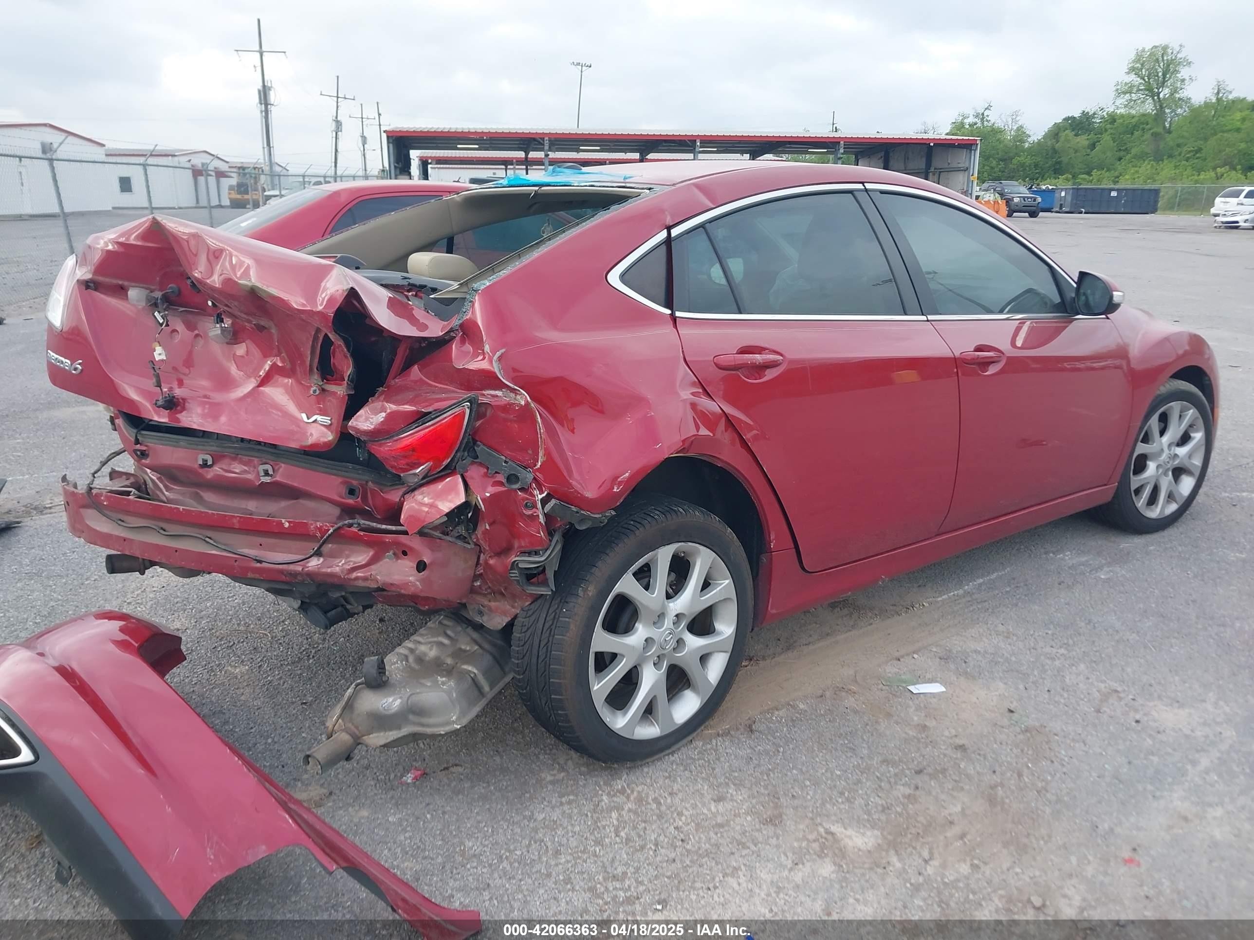 2011 Mazda Mazda6 S Grand Touring Red vin: 1YVHZ8CB9B5M23115