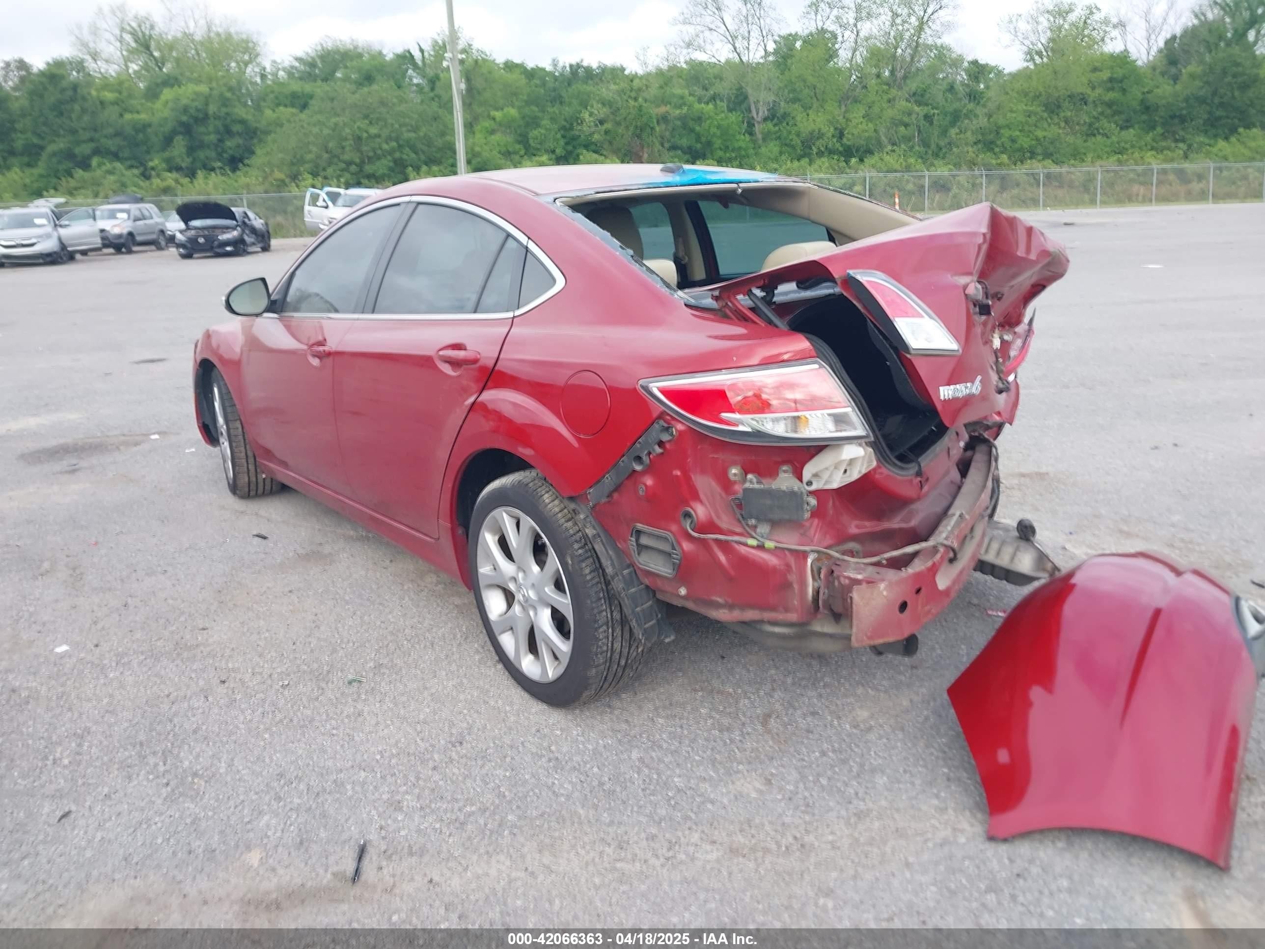 2011 Mazda Mazda6 S Grand Touring Red vin: 1YVHZ8CB9B5M23115