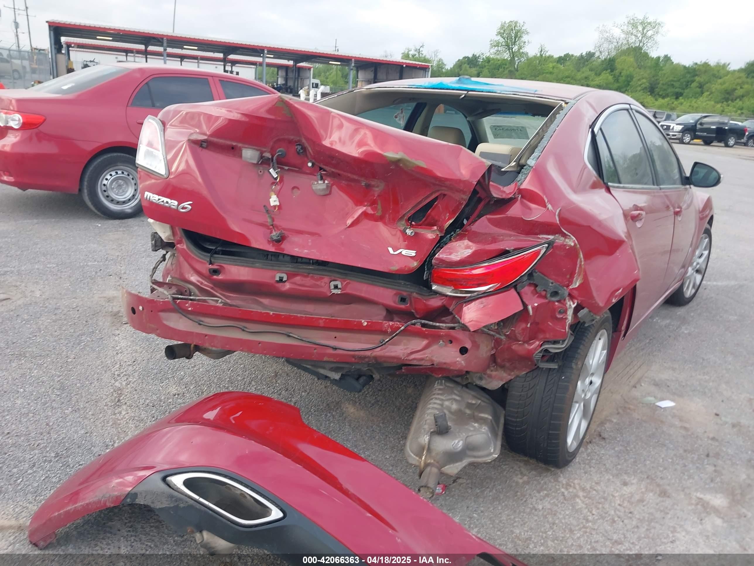 2011 Mazda Mazda6 S Grand Touring Red vin: 1YVHZ8CB9B5M23115