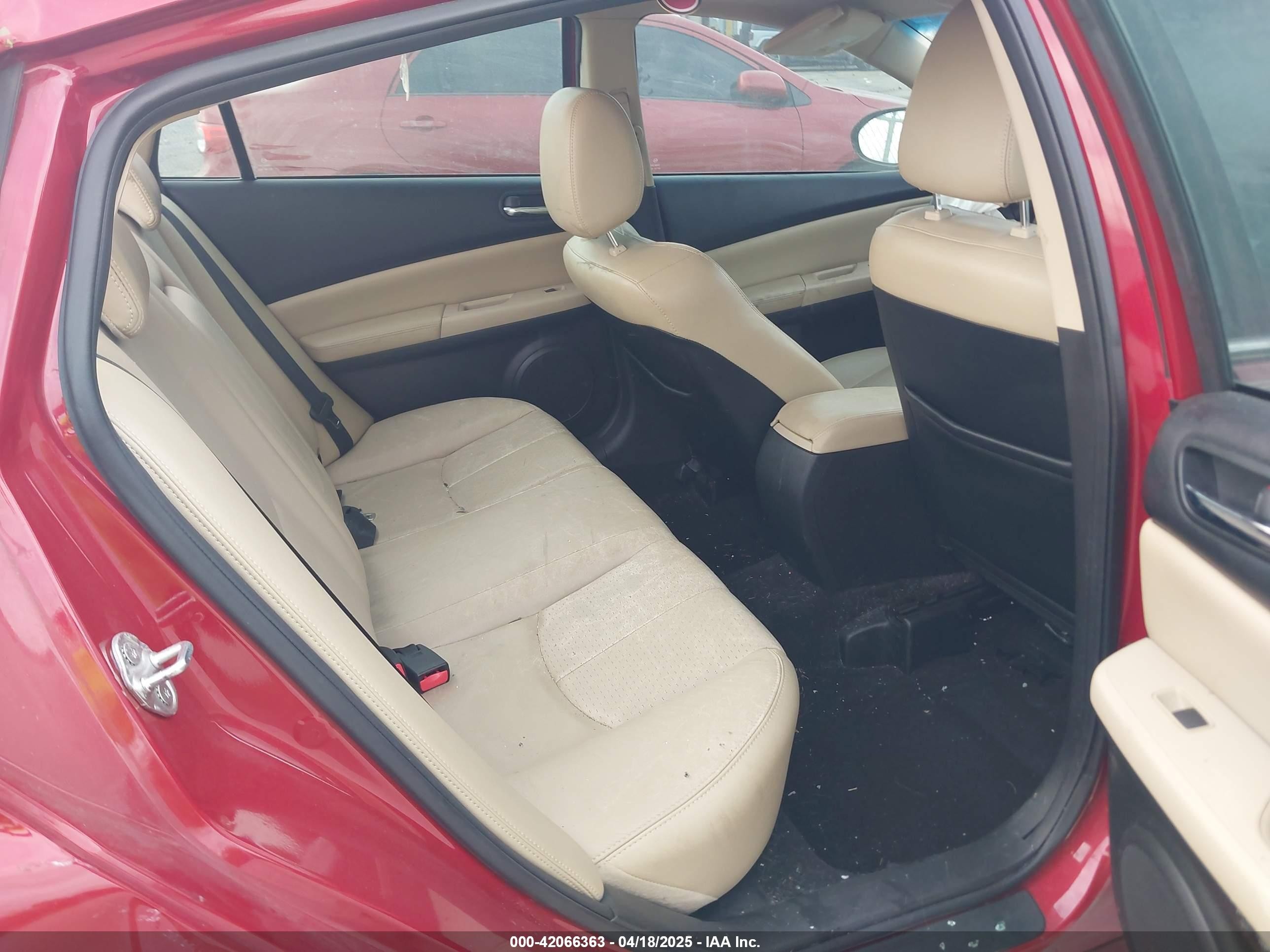 2011 Mazda Mazda6 S Grand Touring Red vin: 1YVHZ8CB9B5M23115