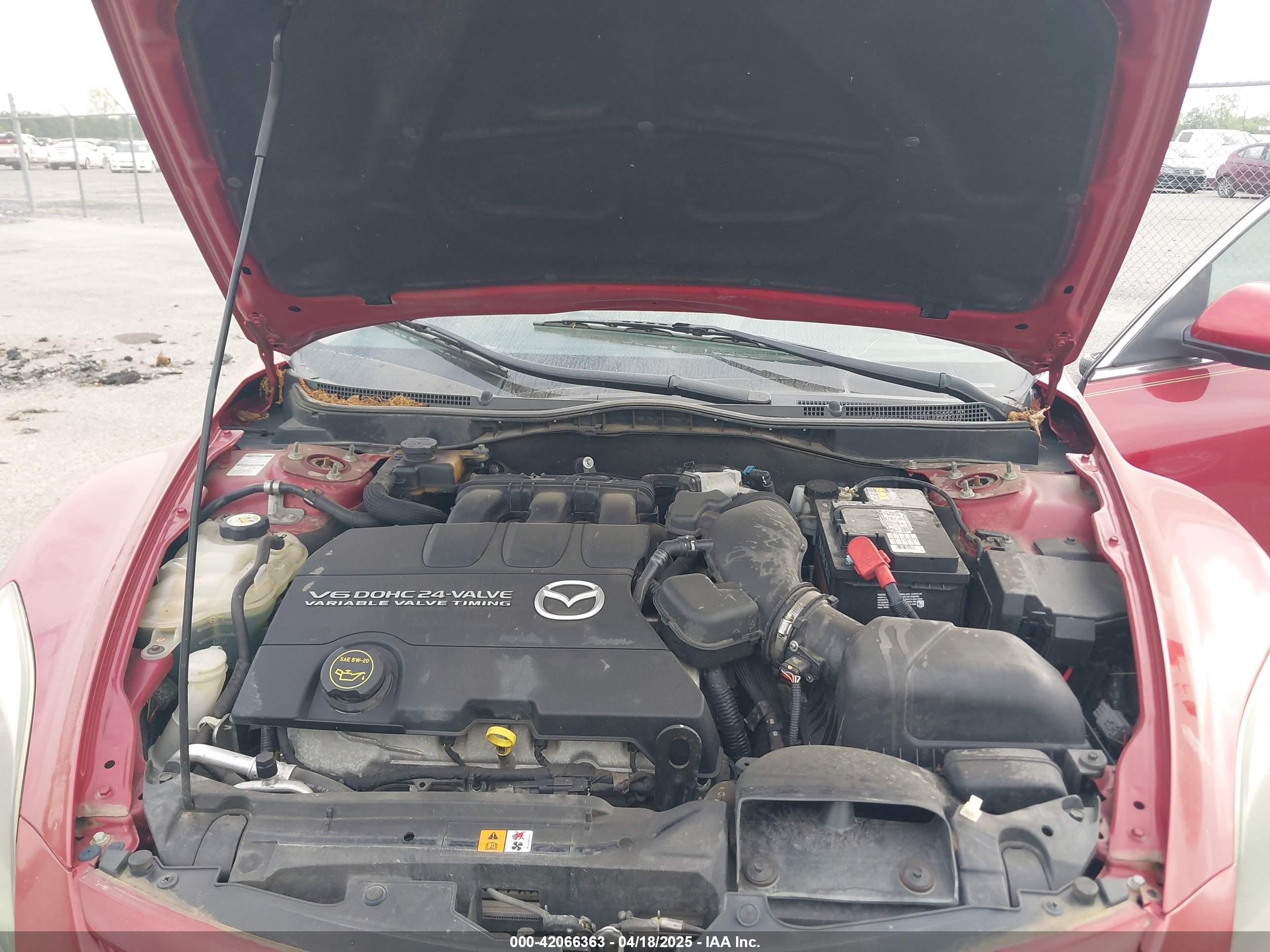 2011 Mazda Mazda6 S Grand Touring Red vin: 1YVHZ8CB9B5M23115