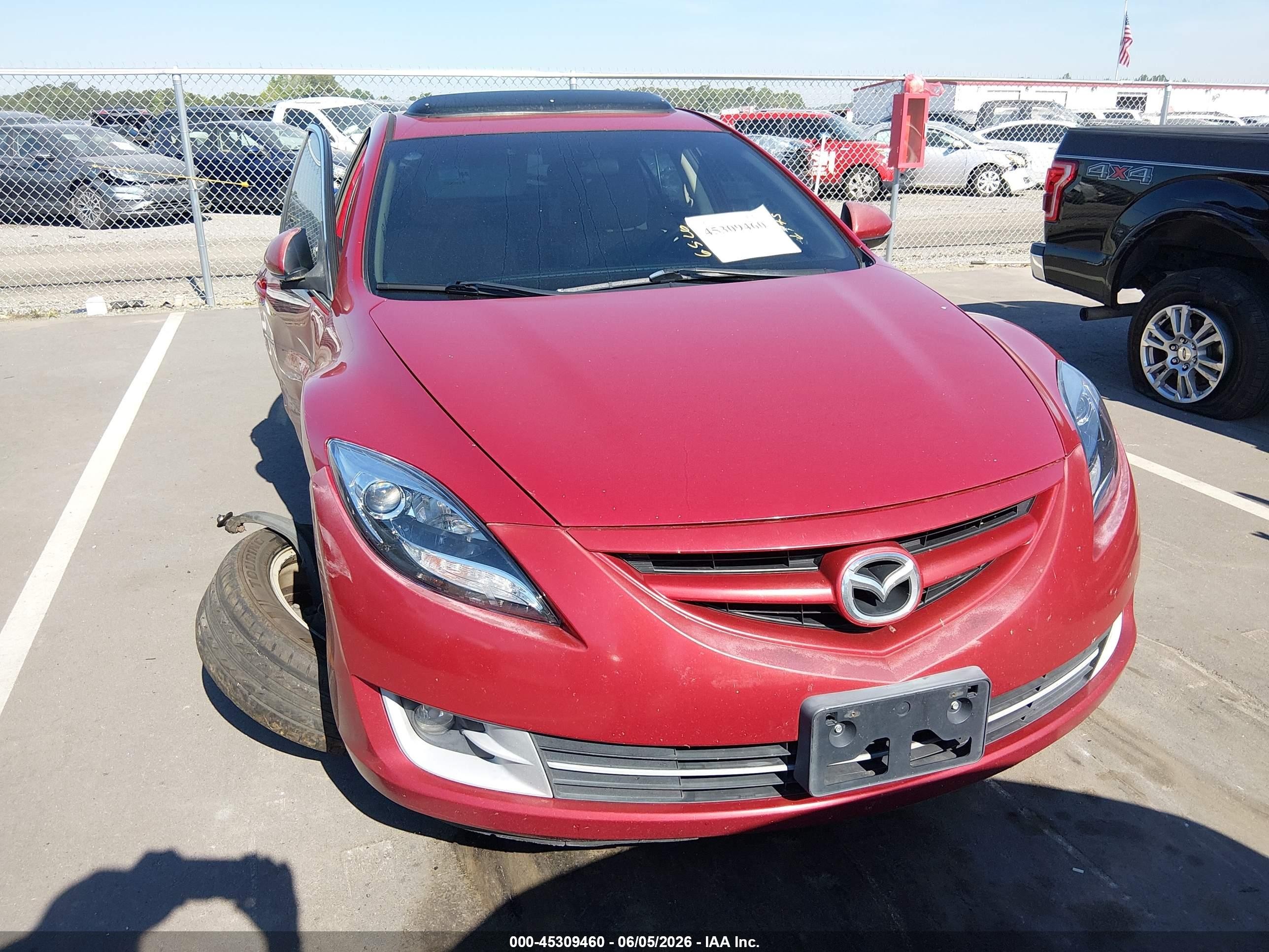 2011 Mazda Mazda6 I Touring Plus Red vin: 1YVHZ8CH1B5M07494