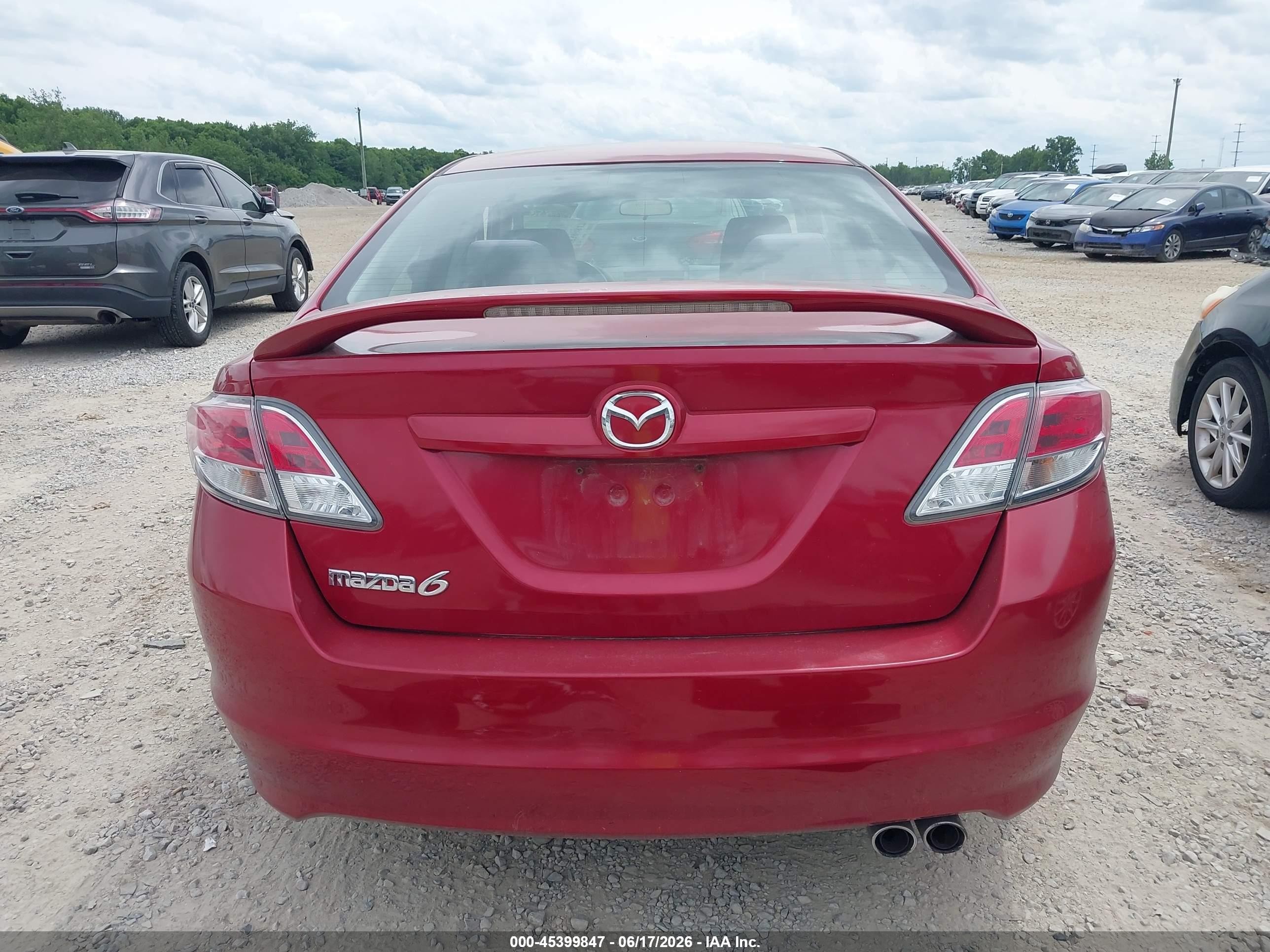 2010 Mazda Mazda6 I Touring Red vin: 1YVHZ8CH2A5M10774